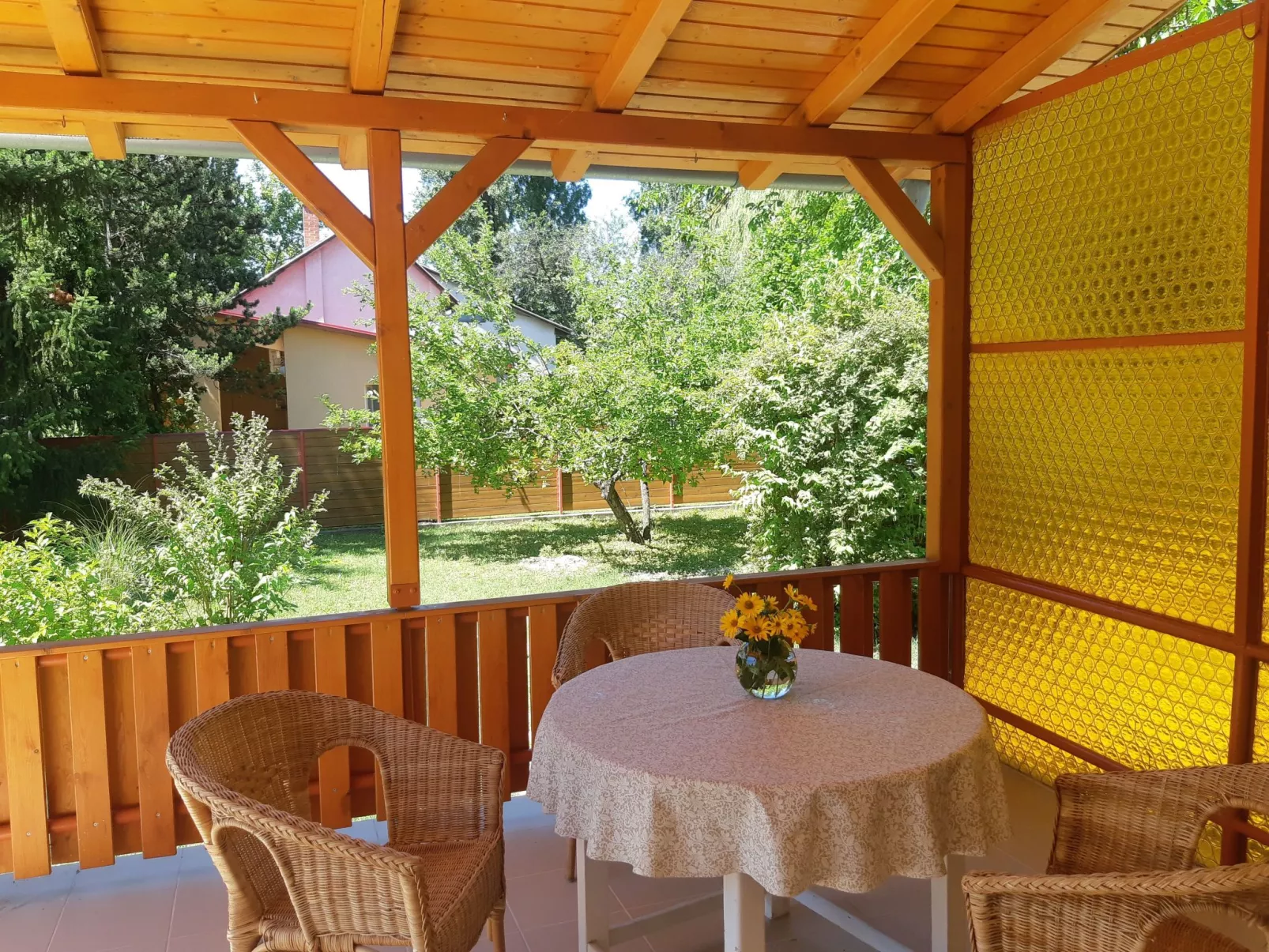 Renoviertes Haus in Zamárdi mit Großer Terrasse-Dehors