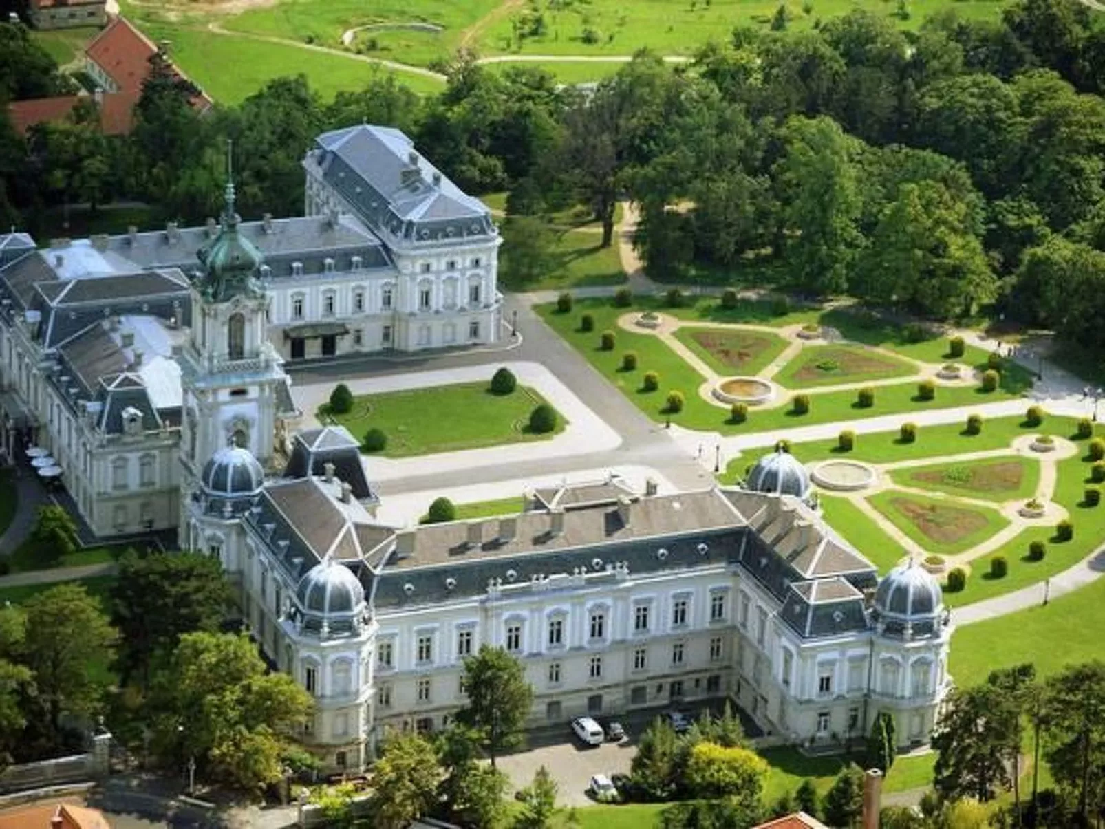 Bequem eingerichtete Wohnung mit großem Garten-Dehors