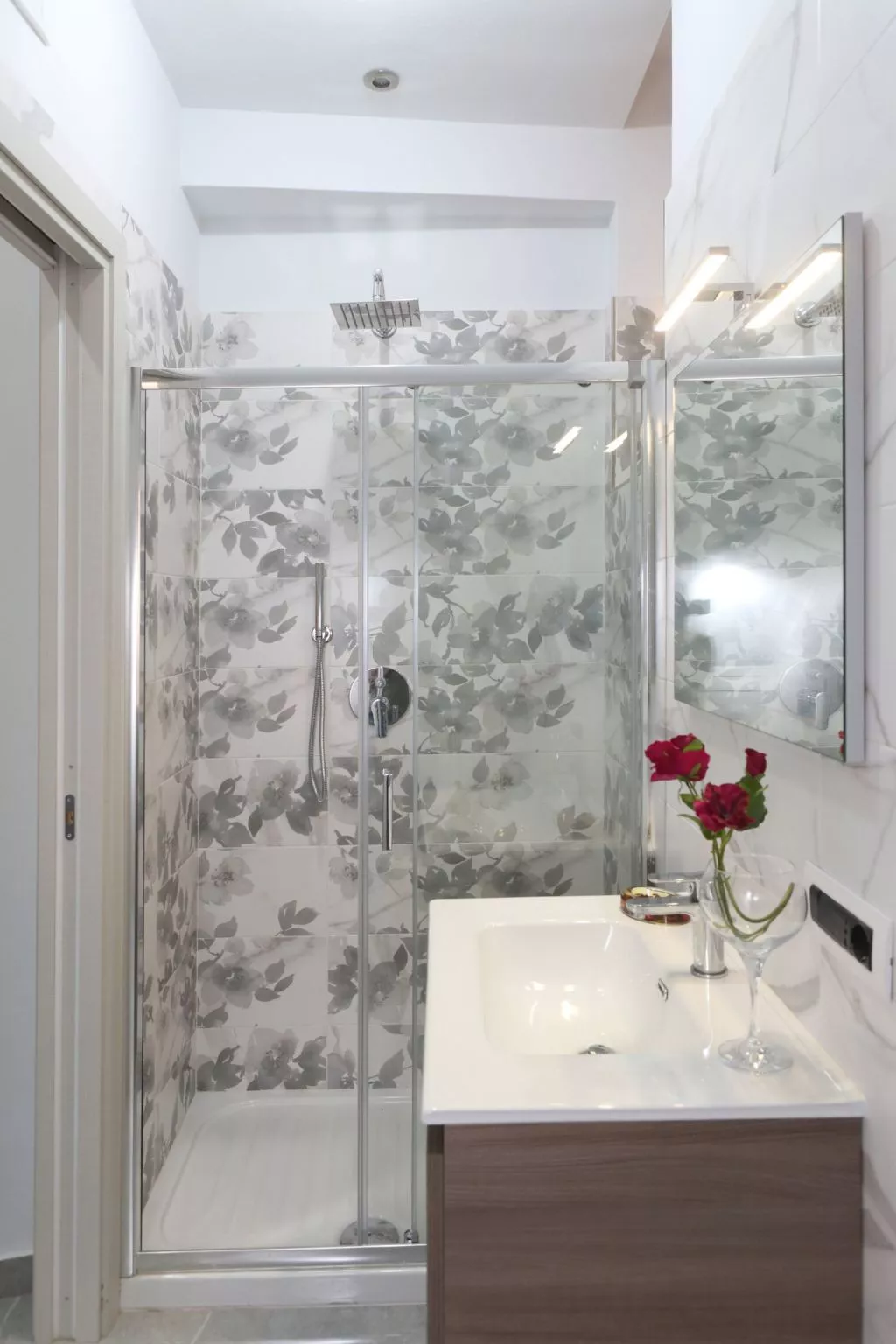 La Rosa del Deserto B-Inside