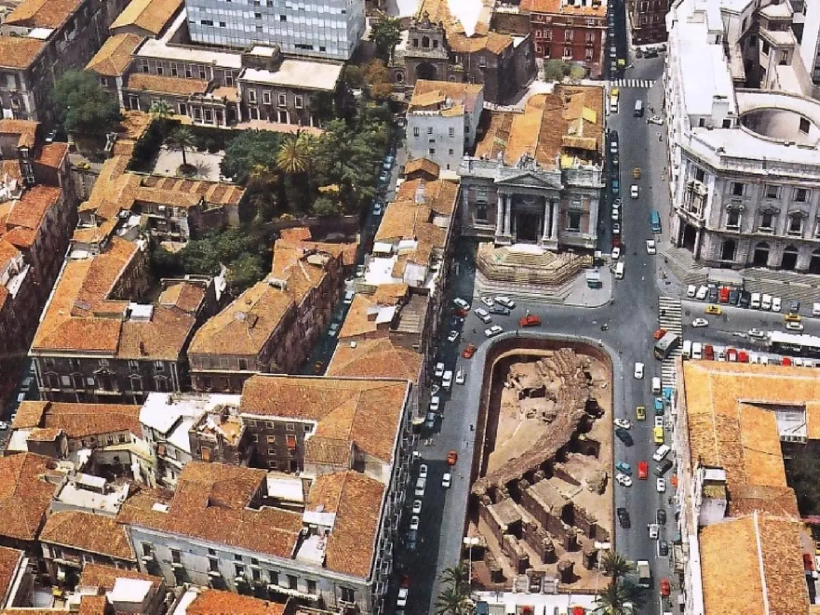 Mit privater Terrasse-Drinnen