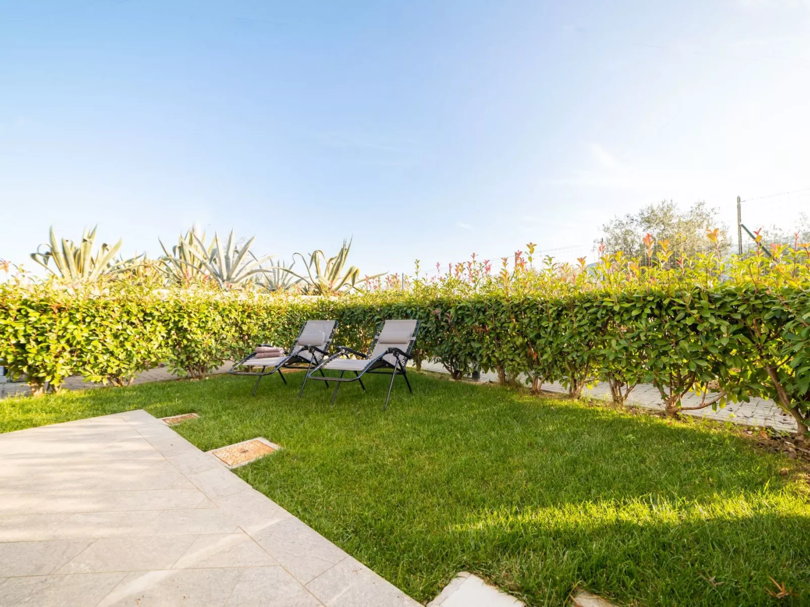 Perla Abernathy - Haus mit Pool und Garten-Outside