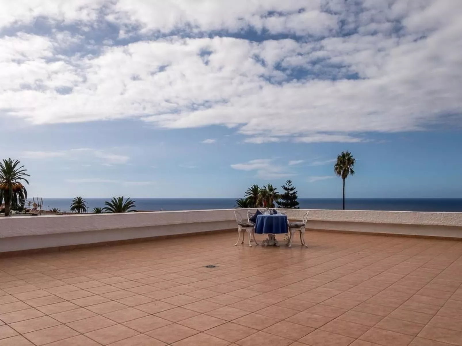 Strandnahes Haus mit Terrasse zum Sonnenuntergang - Outside