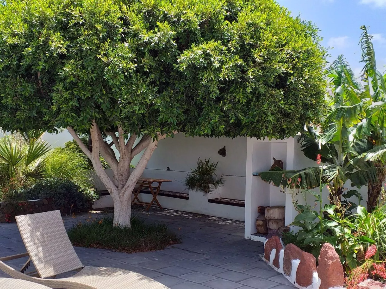 Secret Garden Villa - ländlicher Boutique-Rückzugsort, private tropische Gärten-Outside