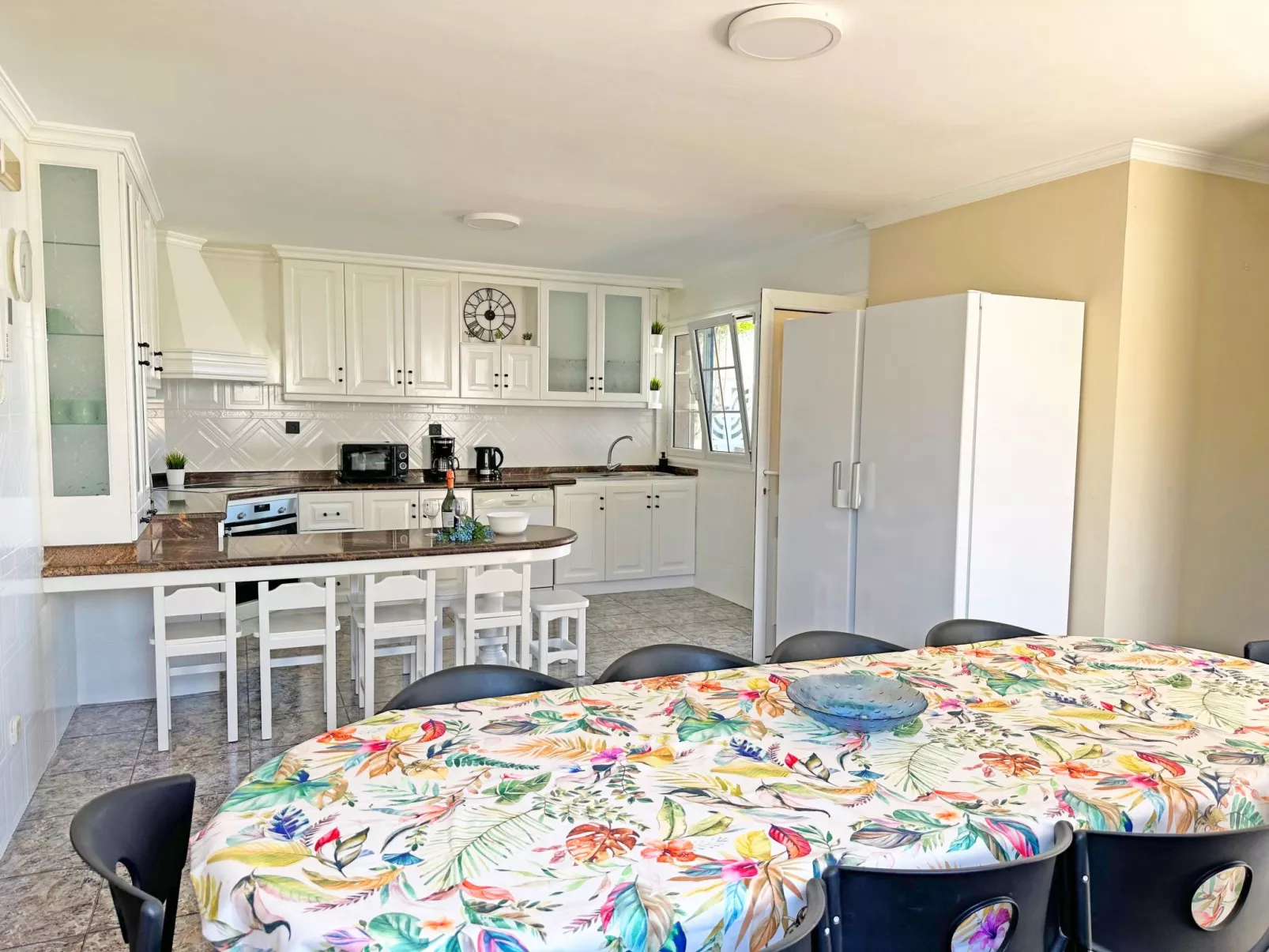 Villa "Esmeralda" mit Garten, Grill und Terrasse-Inside