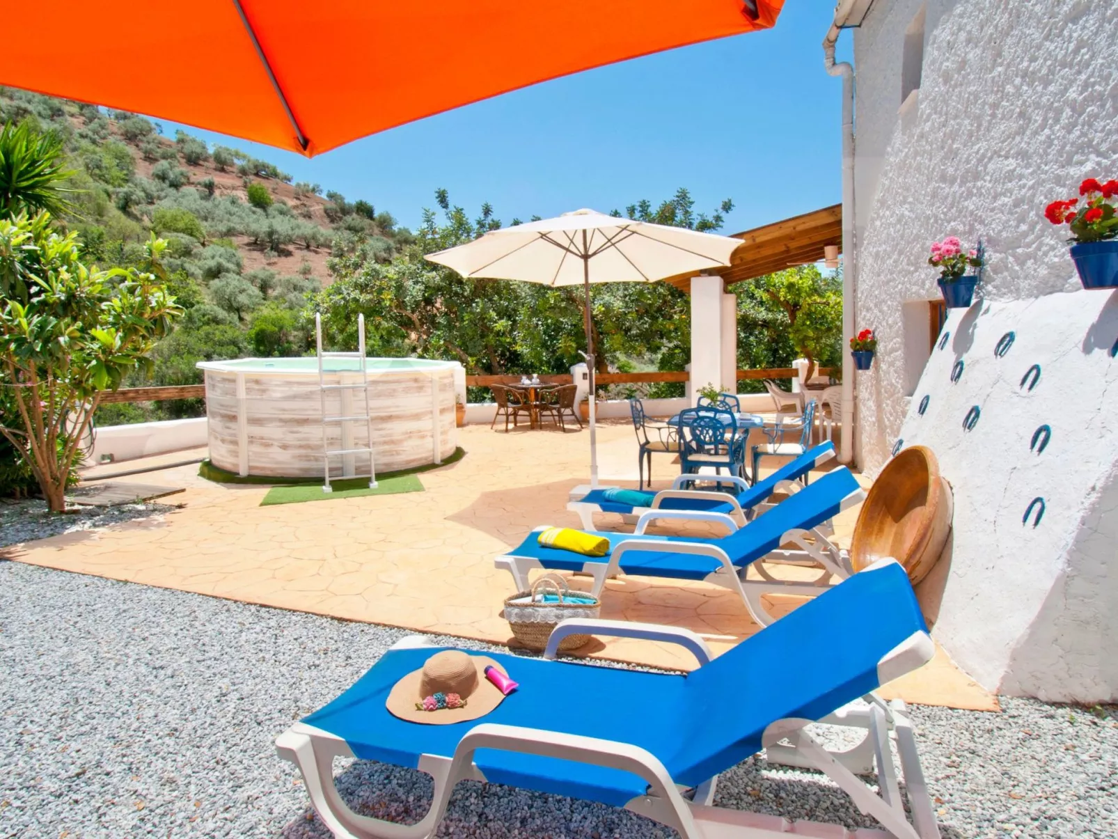 Villa La Zorzalera mit Tauchbecken, Wifi, Klimaanlage-Outside