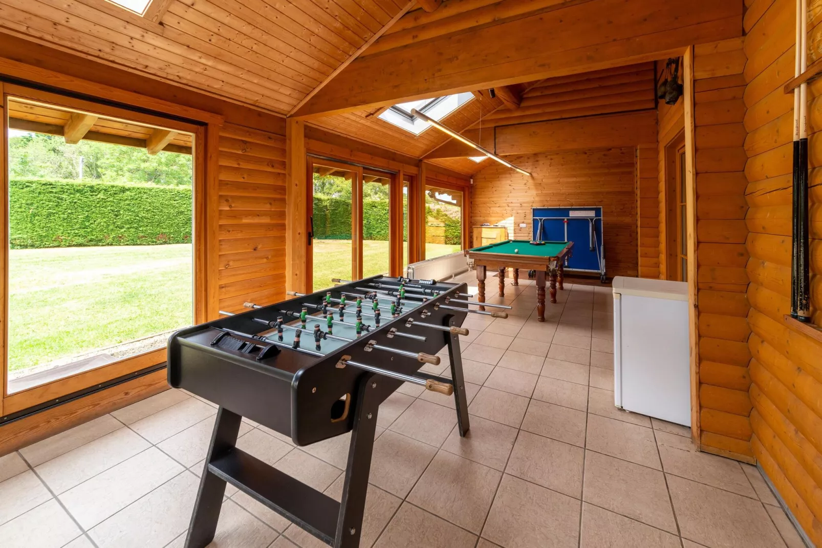 Chalet Californien-Recreation room