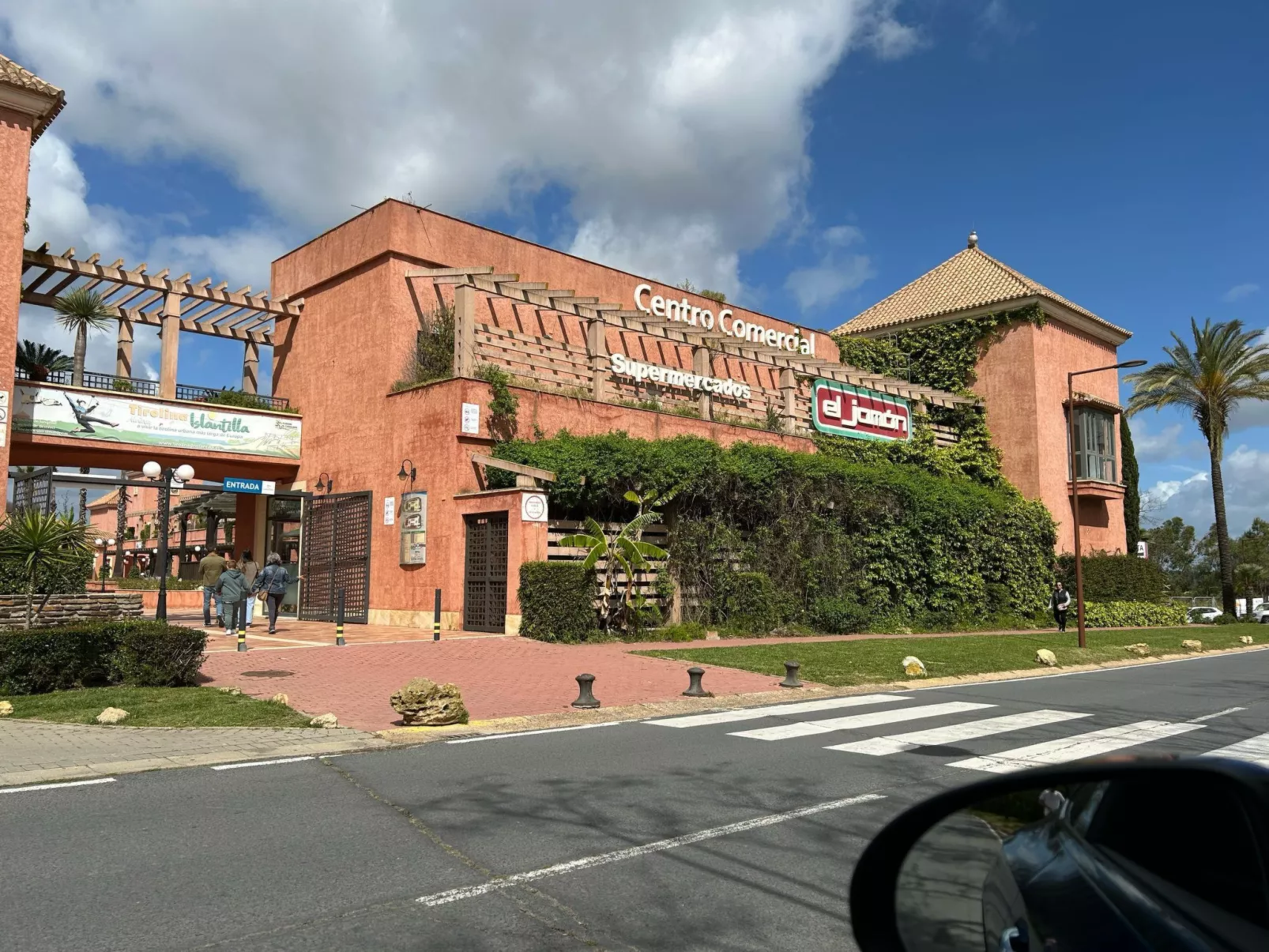 In der Nähe des Golfplatzes-Draußen