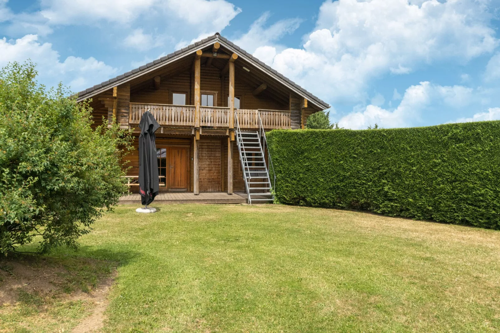 Chalet Californien-Exterior summer