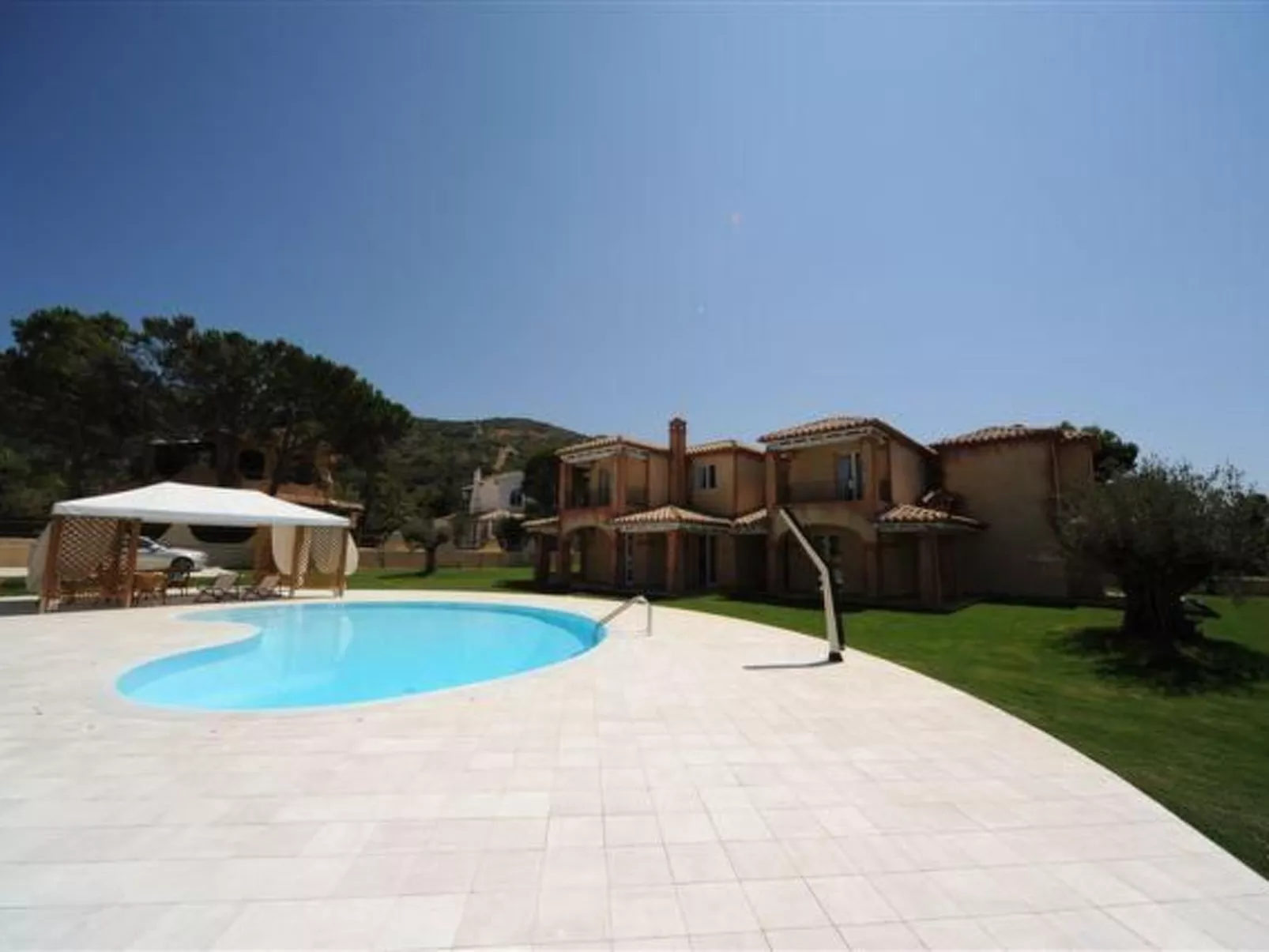 'Villa West' mit Balkon-Image-tags.info