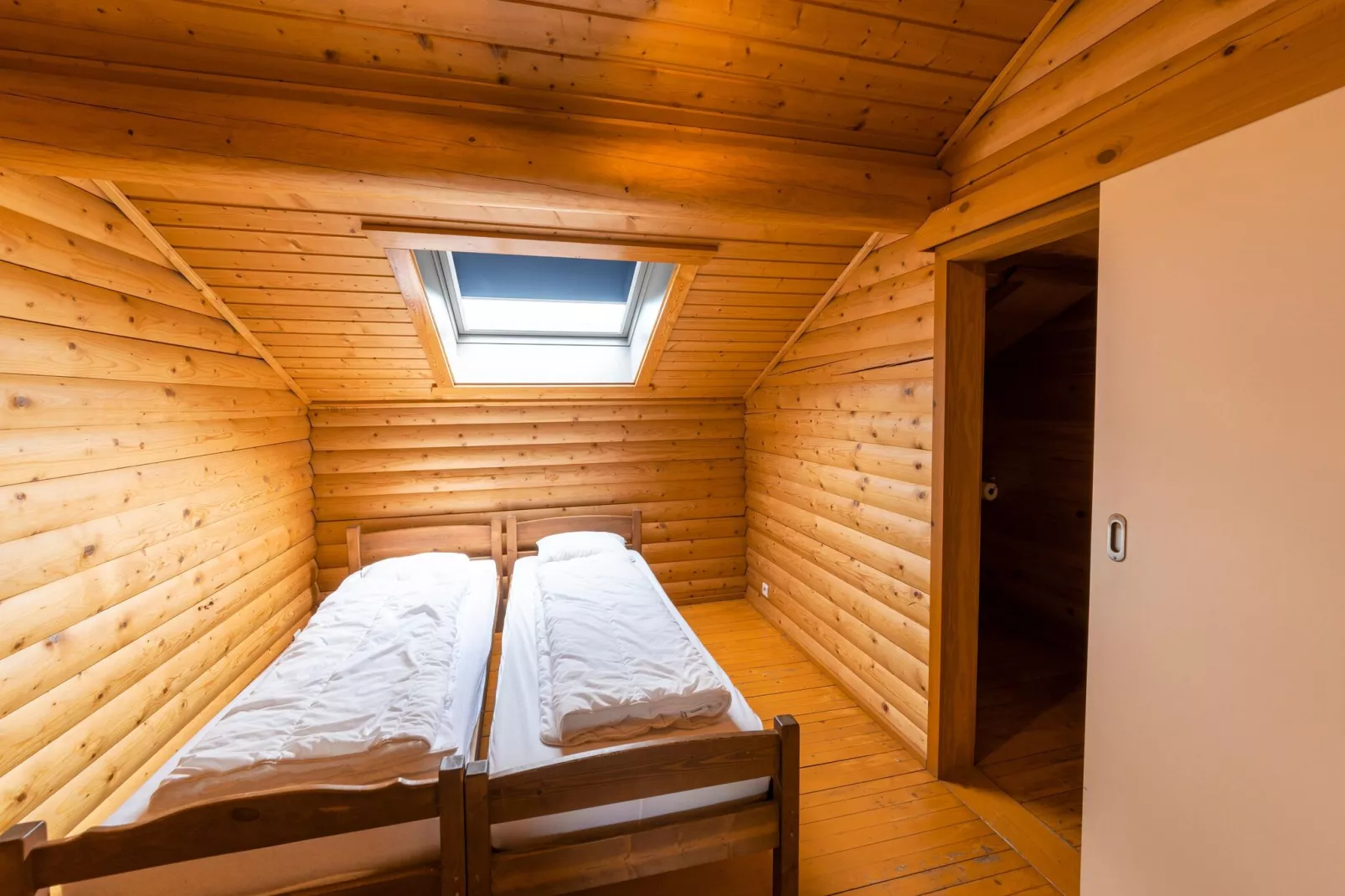 Chalet Californien-Bedroom