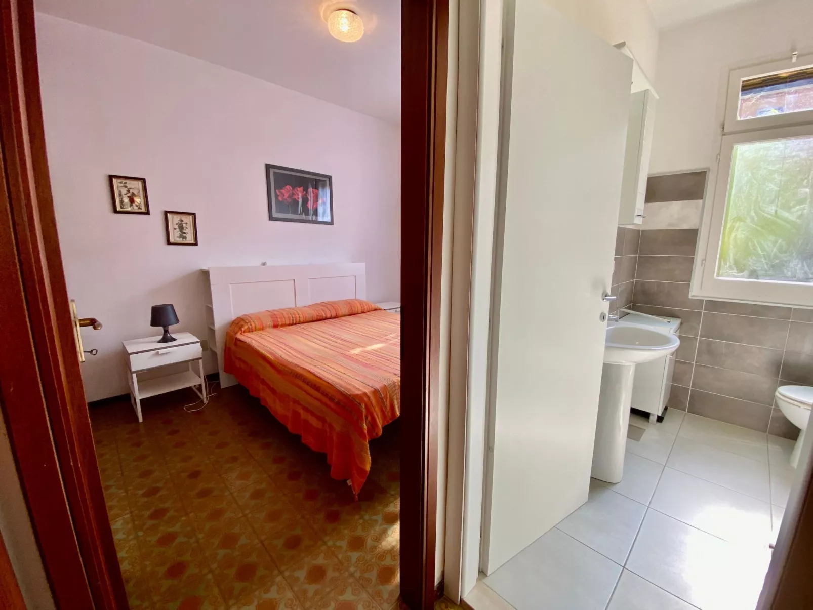 Komfortables Haus im Erdgeschoss, privater Garten-Inside