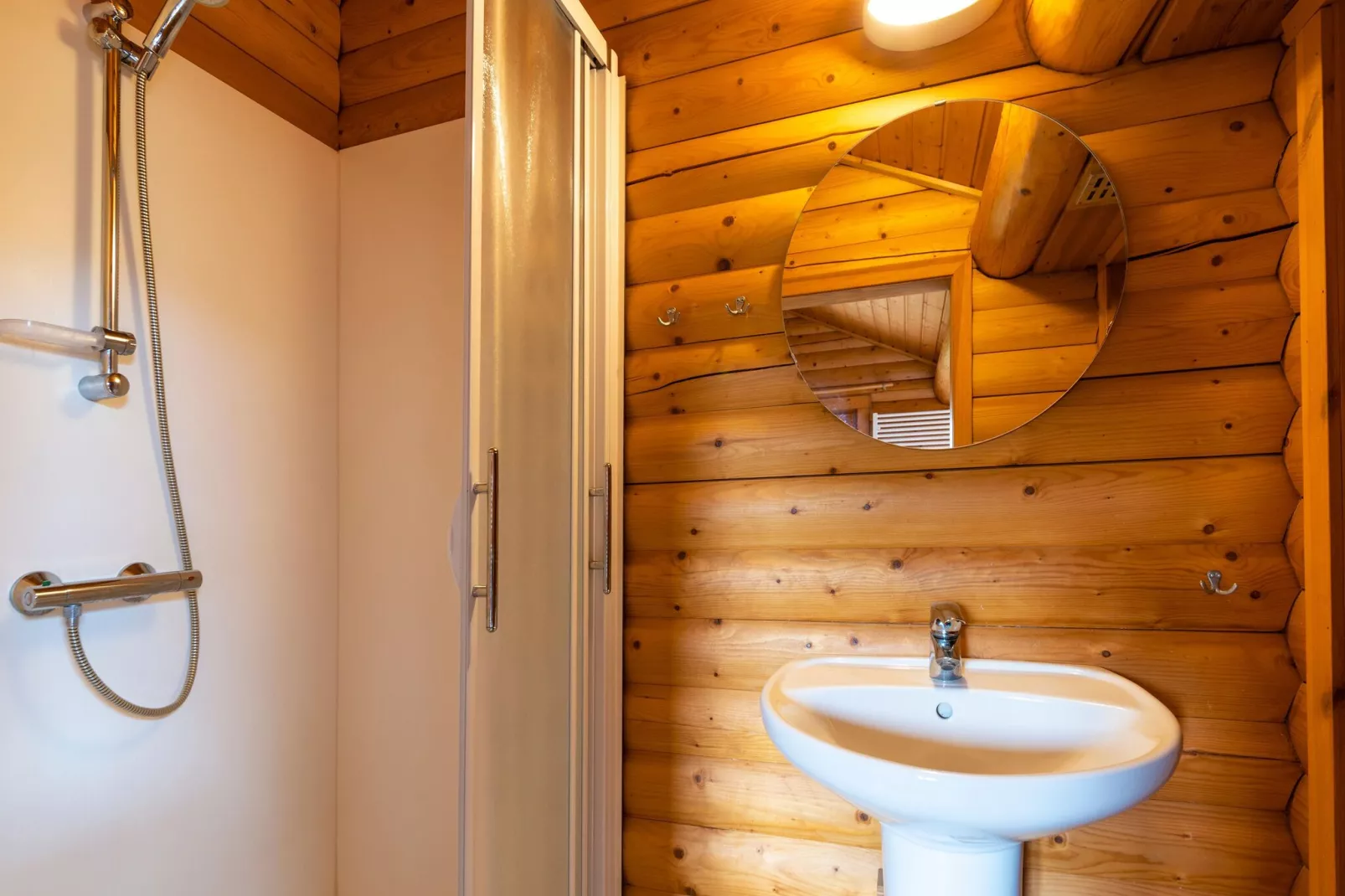 Chalet Californien-Bathroom