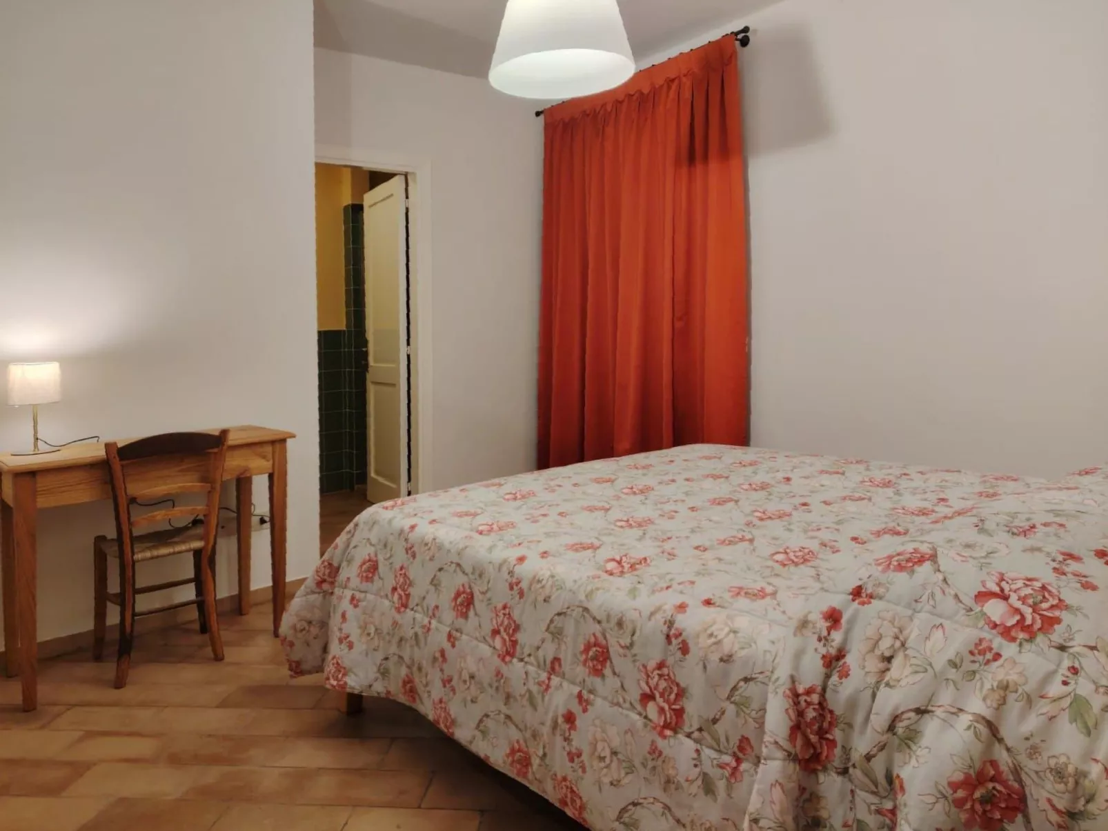 Ferienvilla casaRegina bb mit Panoramablick auf den Hügel-Dedans