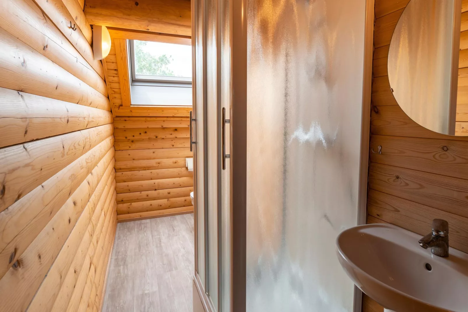 Chalet Californien-Bathroom