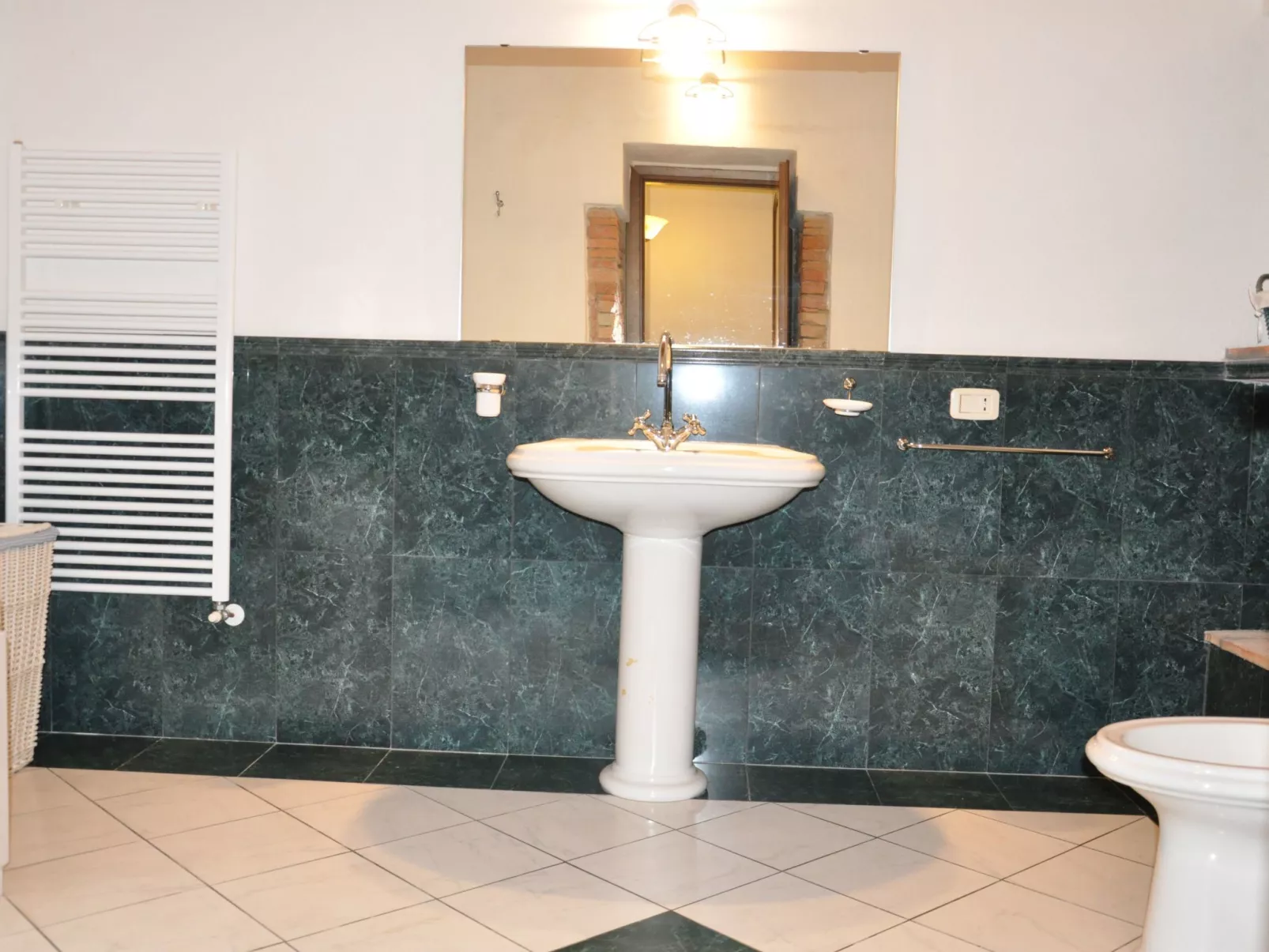 Bauernhof "Azzara-Inside