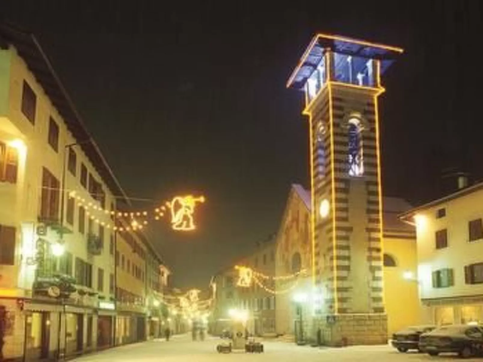 Romantisches Chalet in den Wiesen der Dolomiten-Drinnen