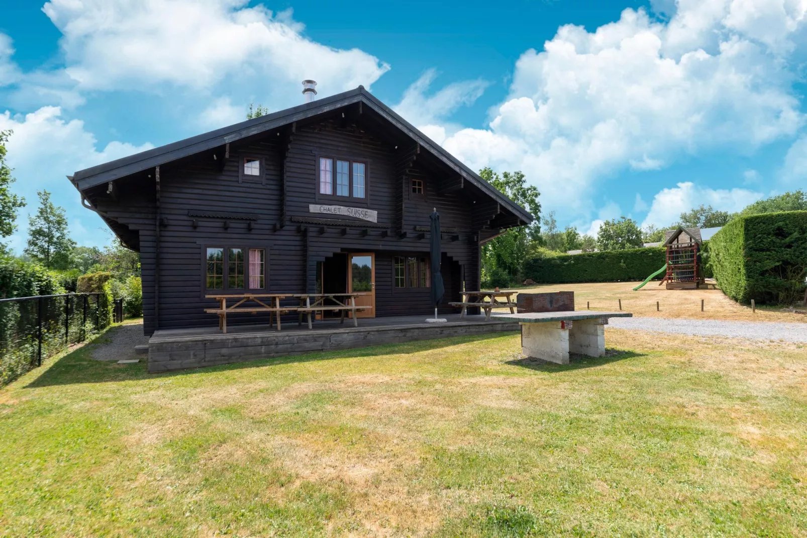 Chalet Suisse-Exterior summer