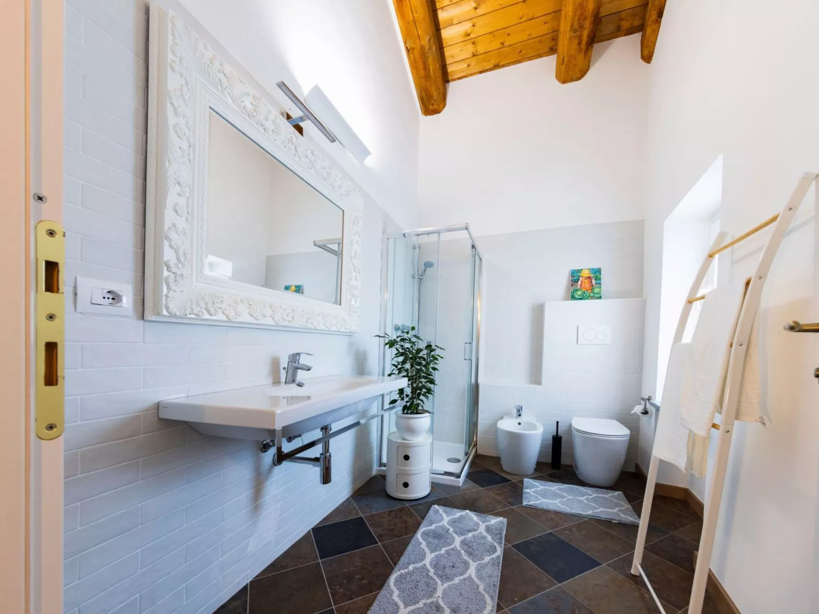 Mit privatem Pool, AC und Weinkeller-Drinnen