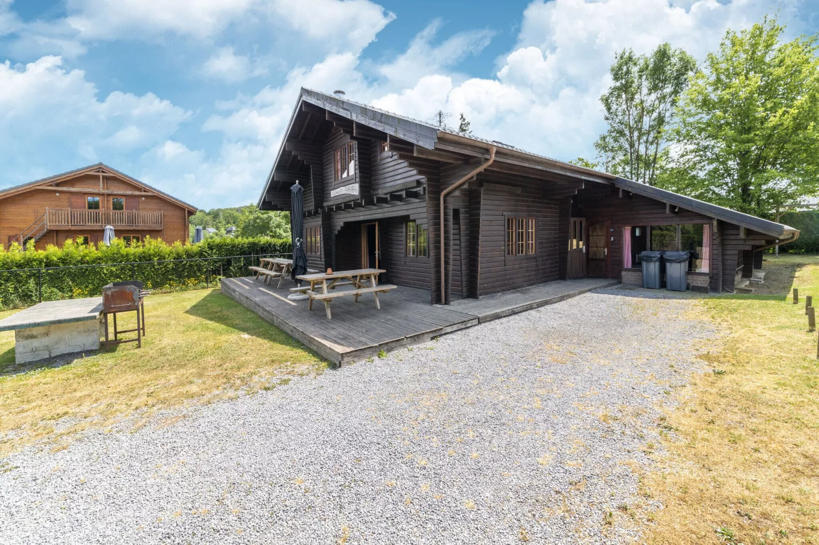 Chalet Suisse-Exterior summer