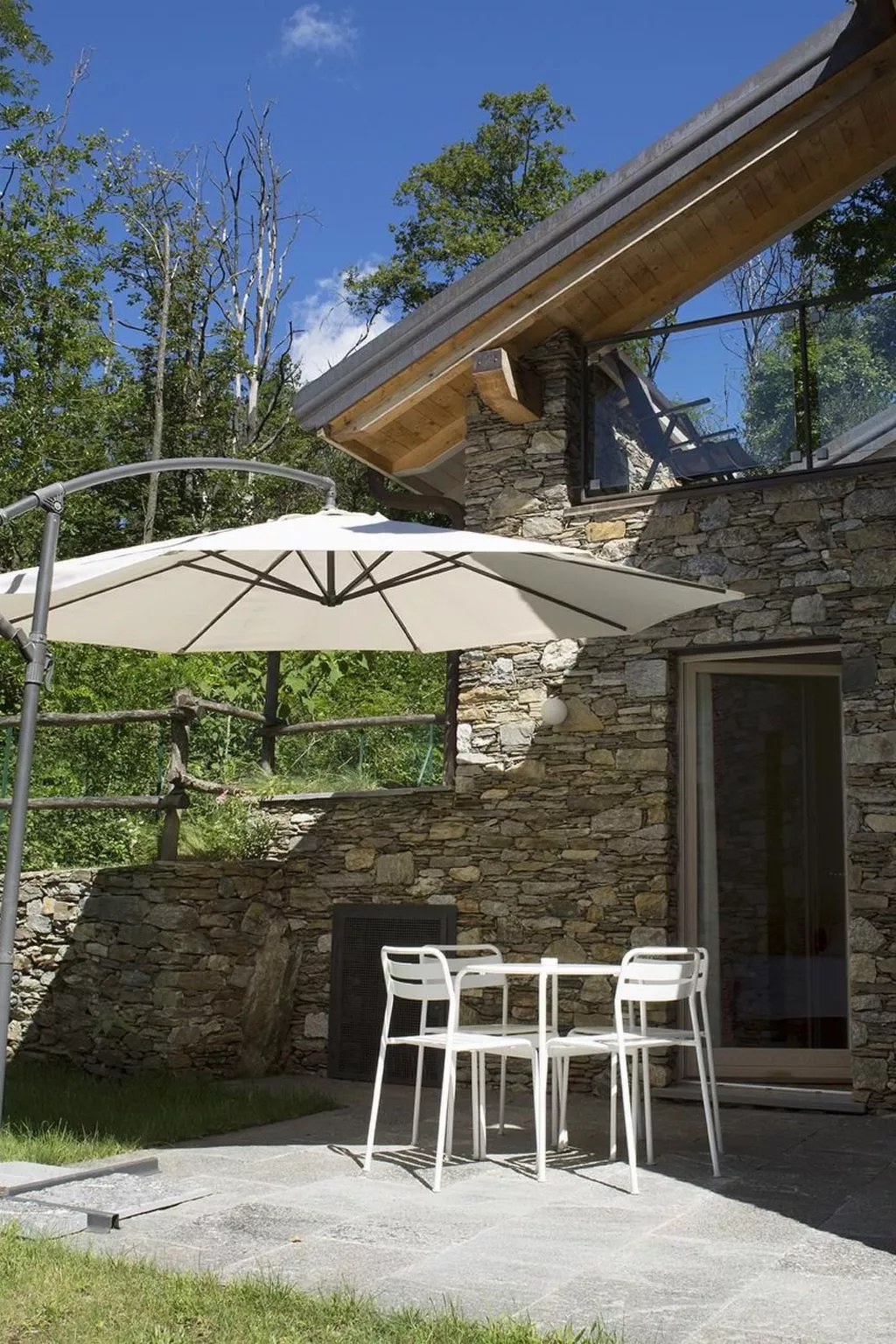 Lampone in San Bernardino Verbano-Draußen