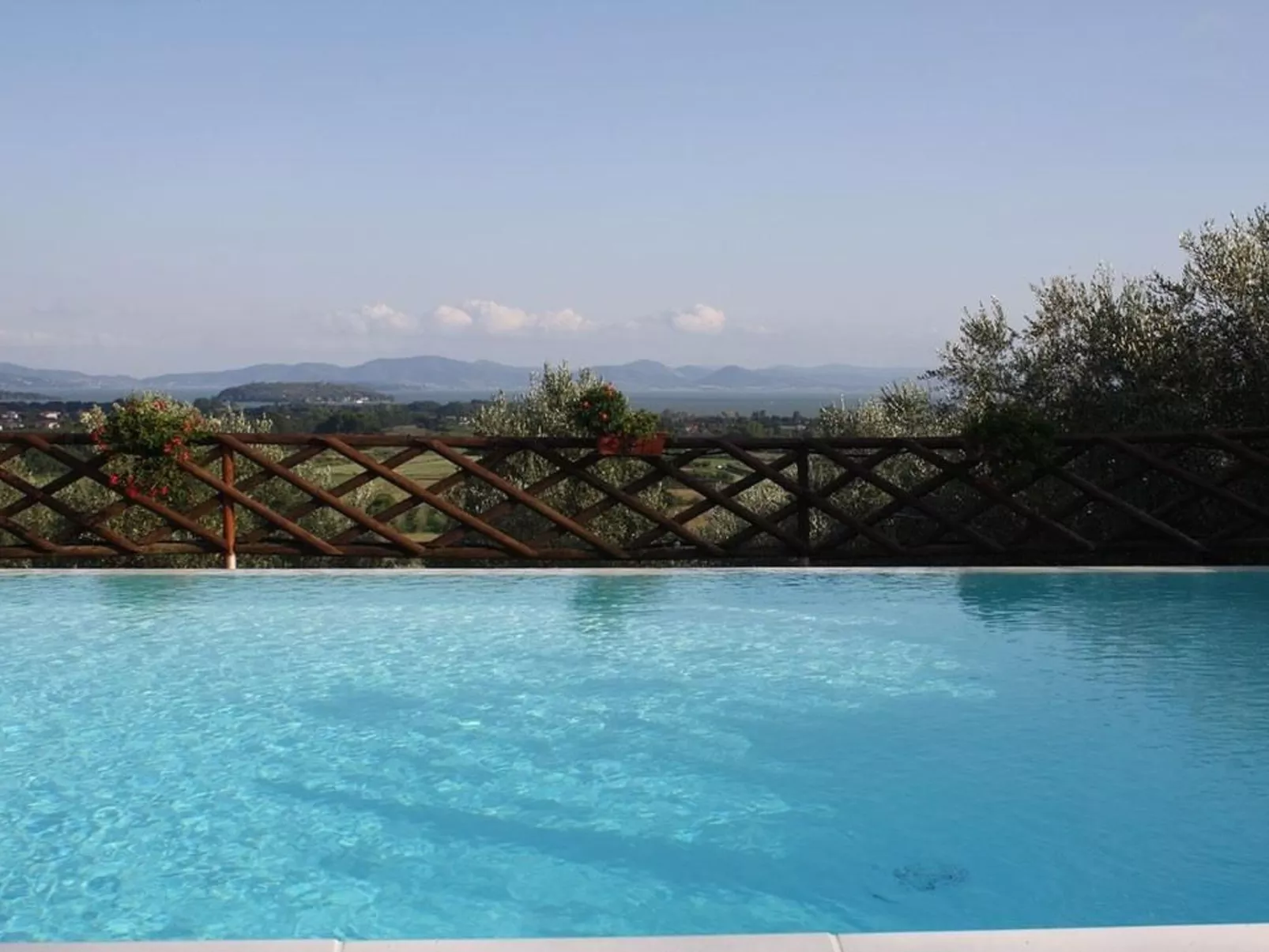 Wohnung in Sanguineto mit privatem Parkplatz-Outside