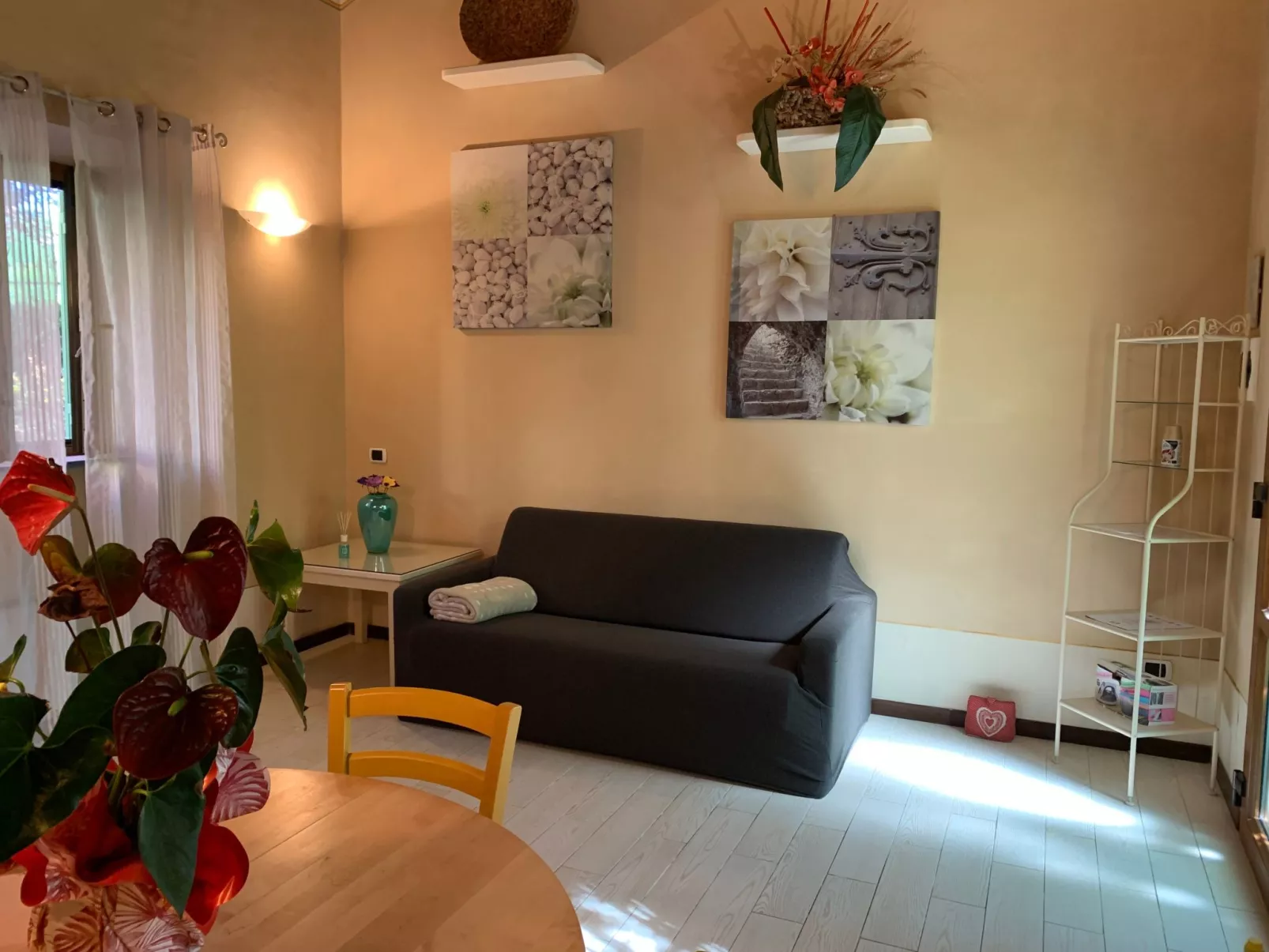 'Villa Mandolata-Inside