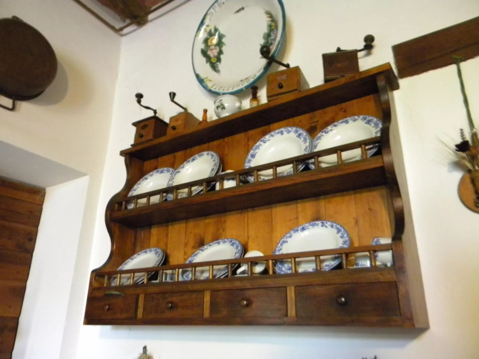 In der Gegend zwischen Meer und Berghang-Drinnen