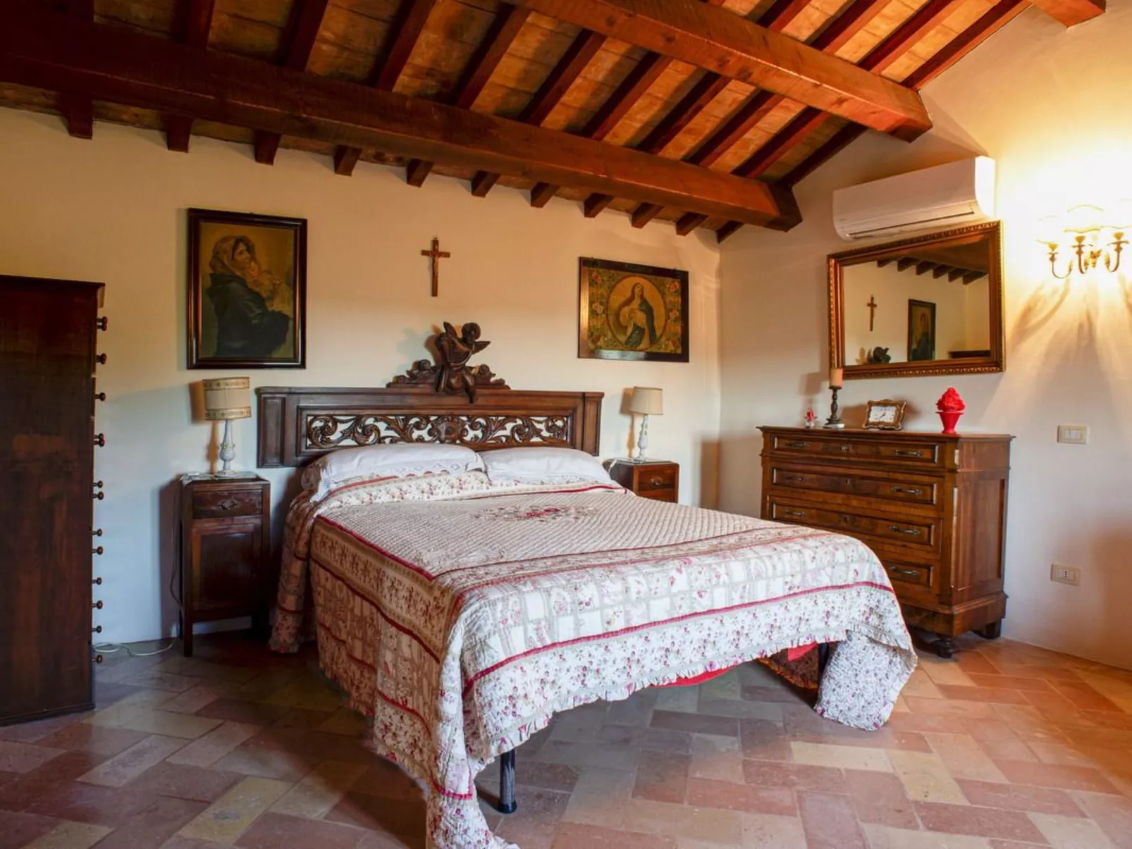 Villa mit privatem, halb versenkbarem Pool in Meeresnähe-Inside