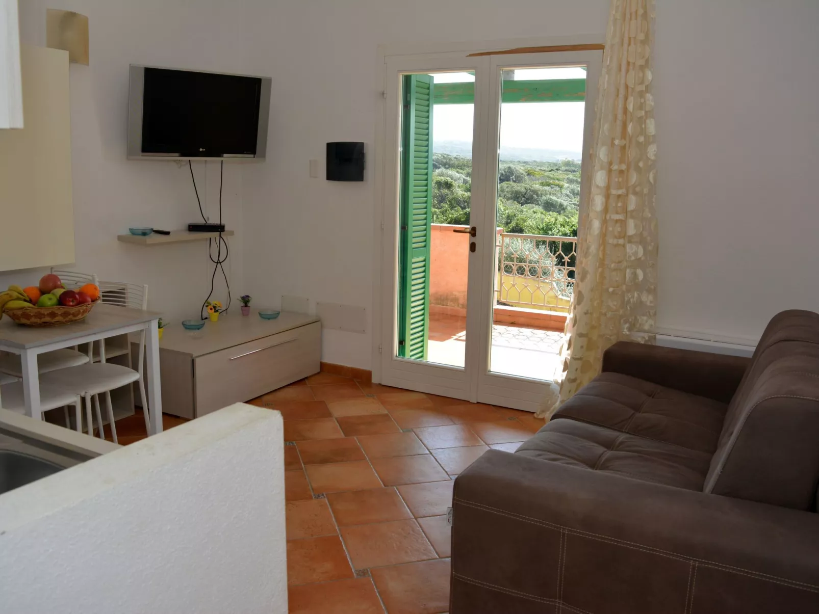 Schöne Wohnung in Residence mit Pool-Drinnen