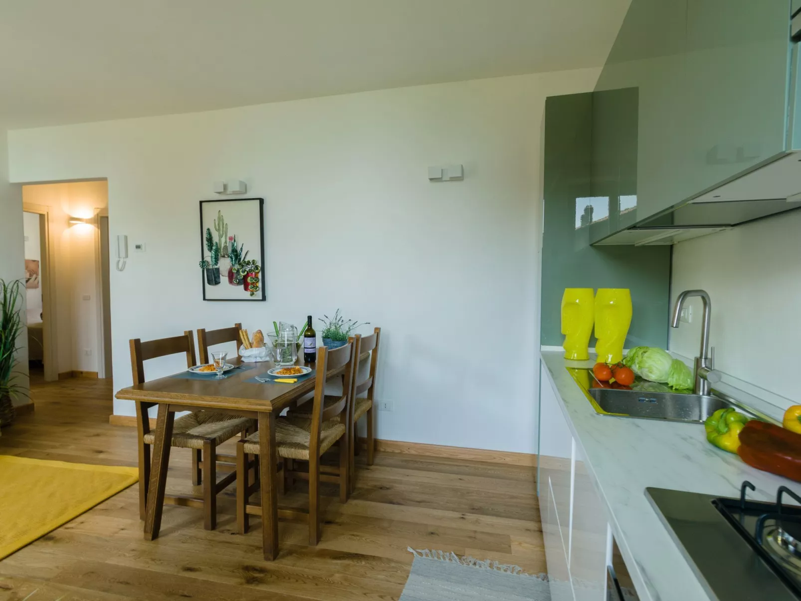 Wohnung 'Abstieg zum See' mit Wasserblick-Drinnen