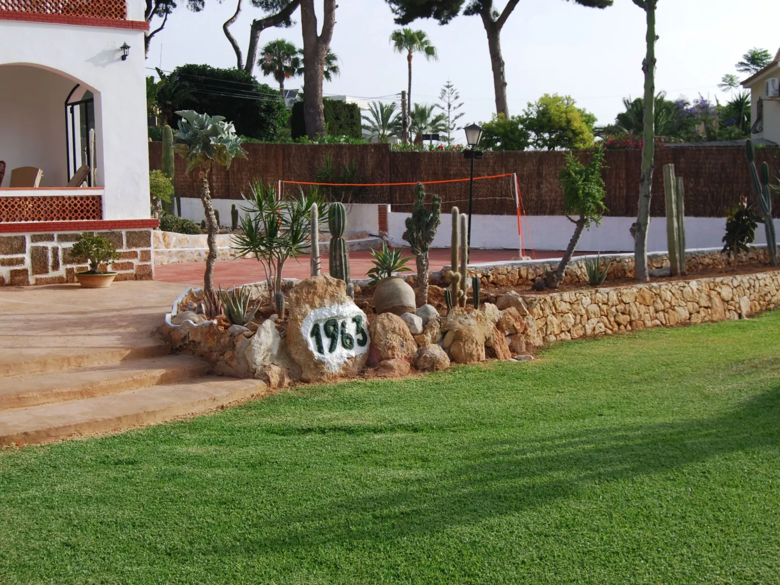 Ferienvilla, Seeblick, privater Pool und Parkplatz-Dehors