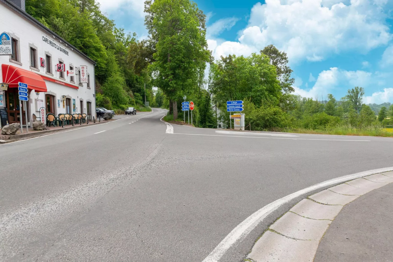 Chalet Suisse-Areas summer 1km
