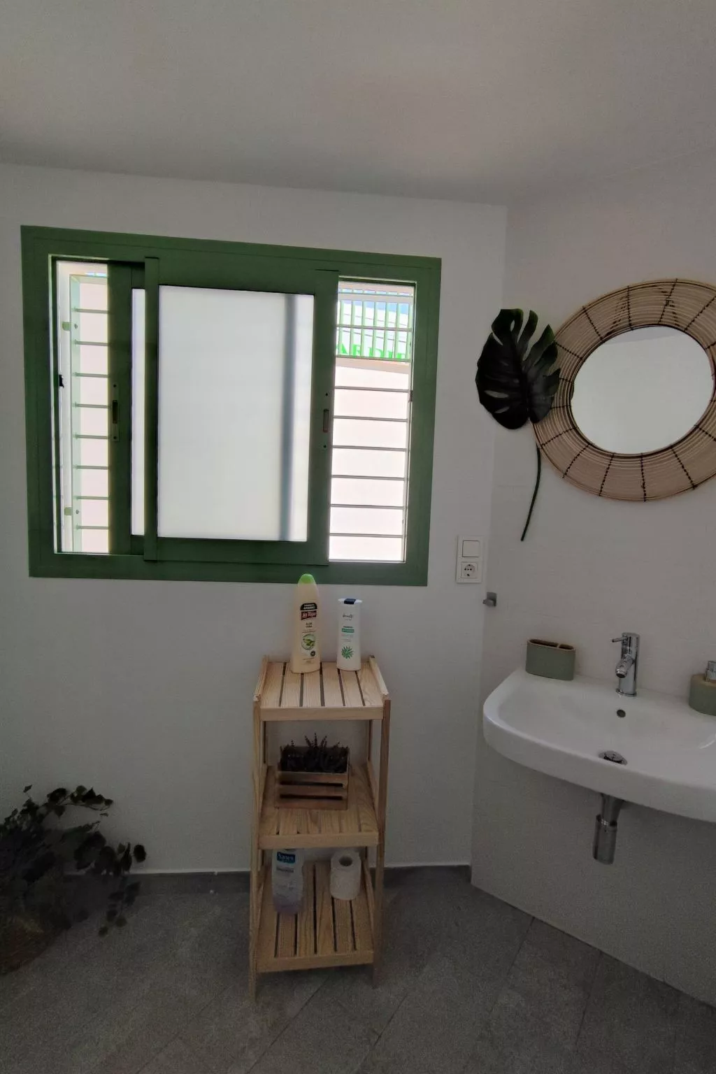 "La Invincible Moja" (Die unbesiegbare Moja)-Inside