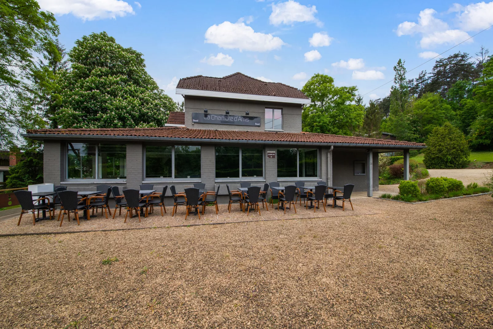 La Chambre d'Amis-Exterior summer