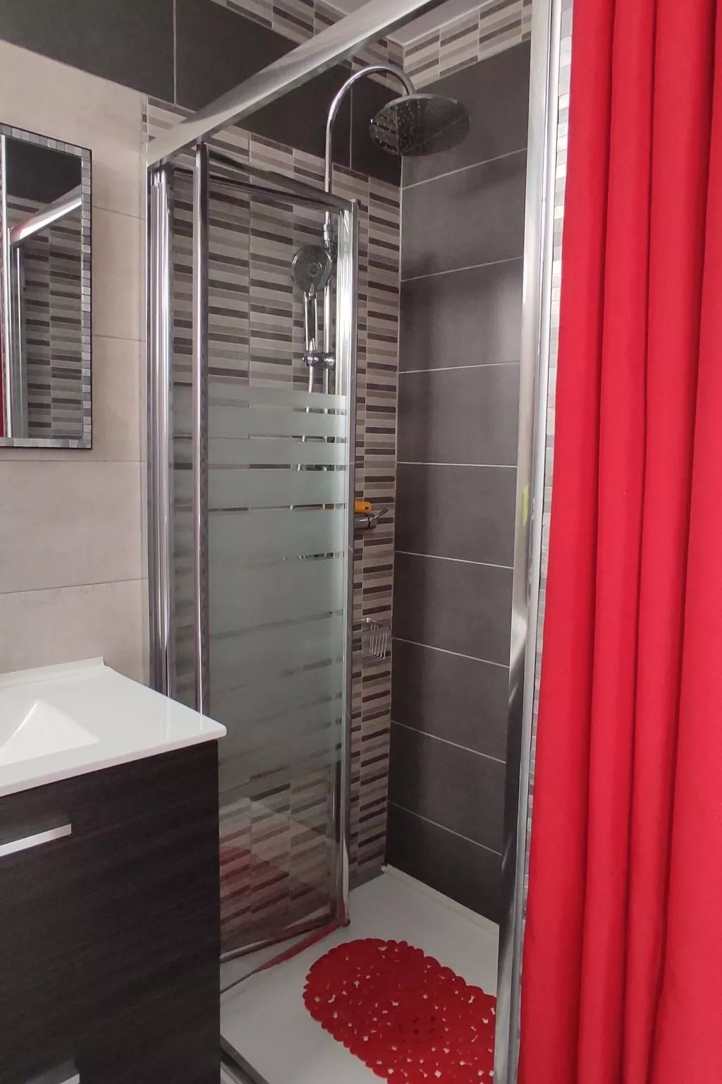 Schöne und romantische Aussichten bei Tag und Nacht-Inside