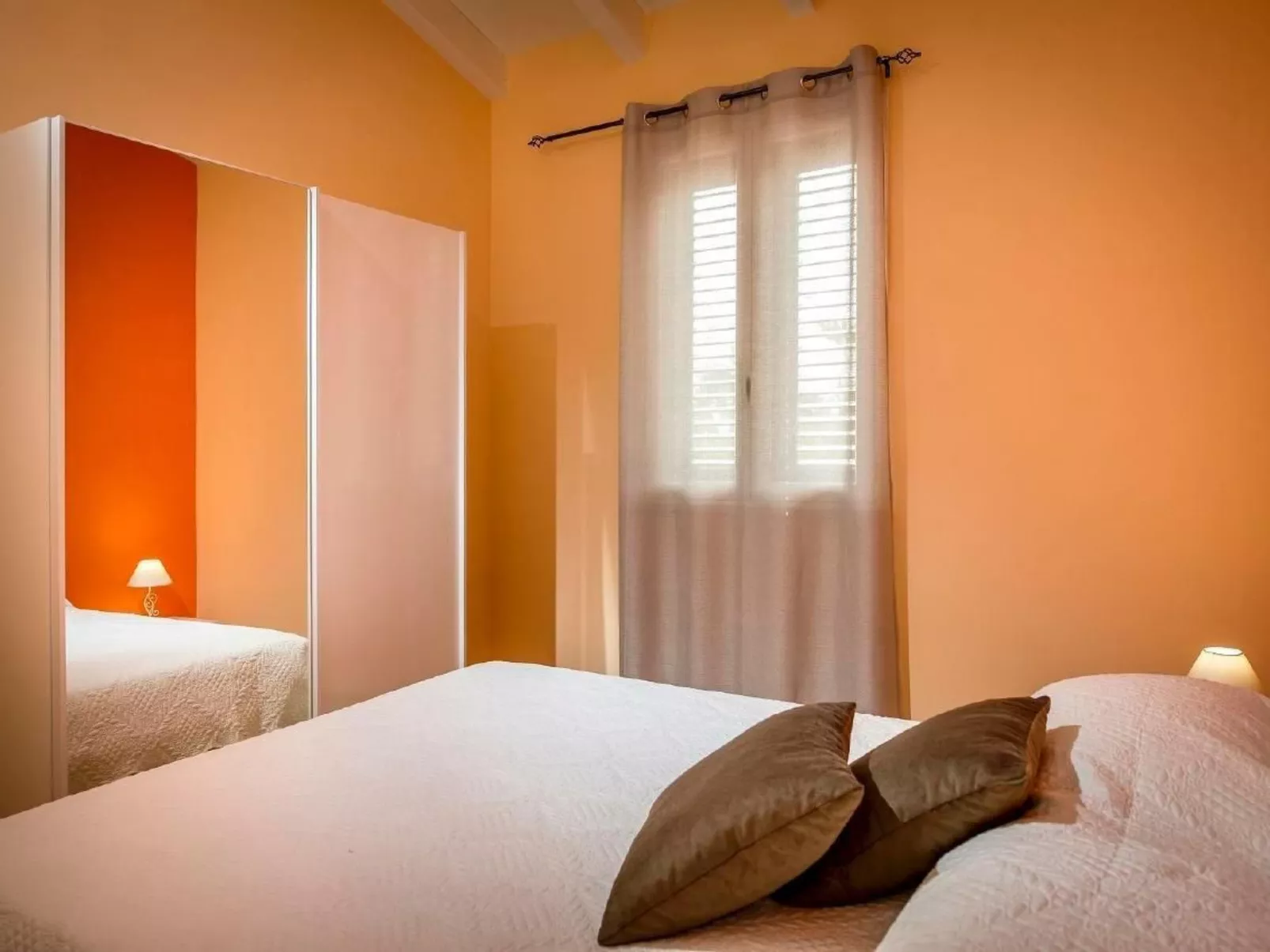 "Mare e Monti" mit eigenem Pool-Dedans