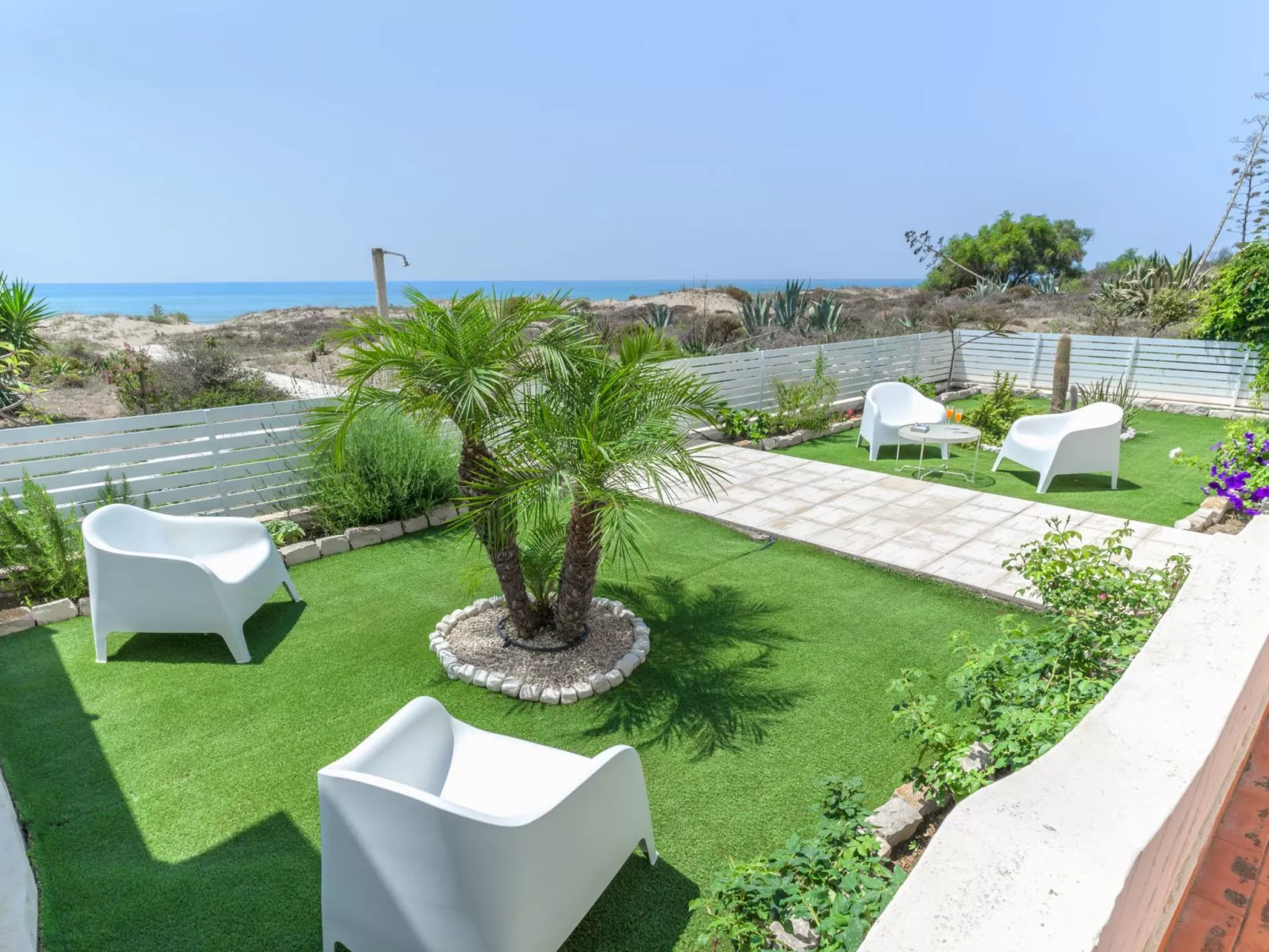 Villa am Sandstrand von Punta Secca-Inside