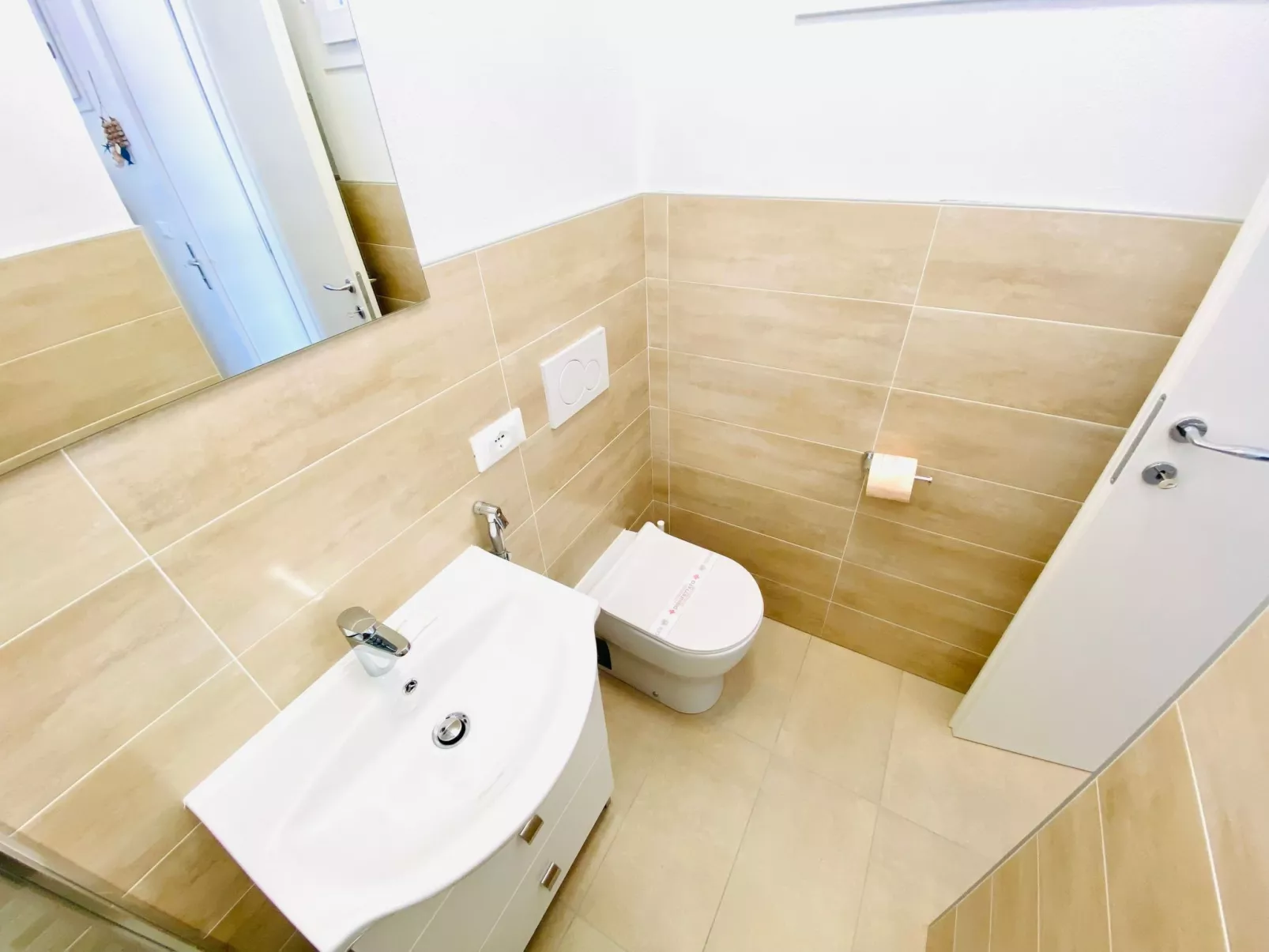 Modernes renoviertes Studio-Apartment mit Meerblick-Inside