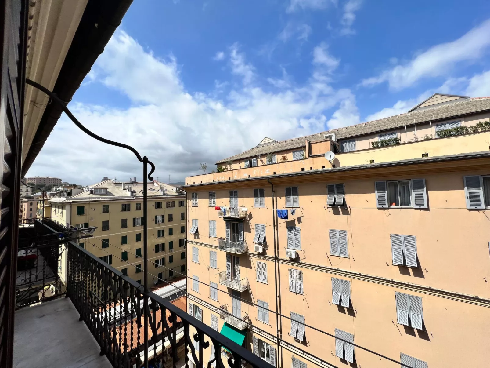 'La Superba' mit Balkon-Outside