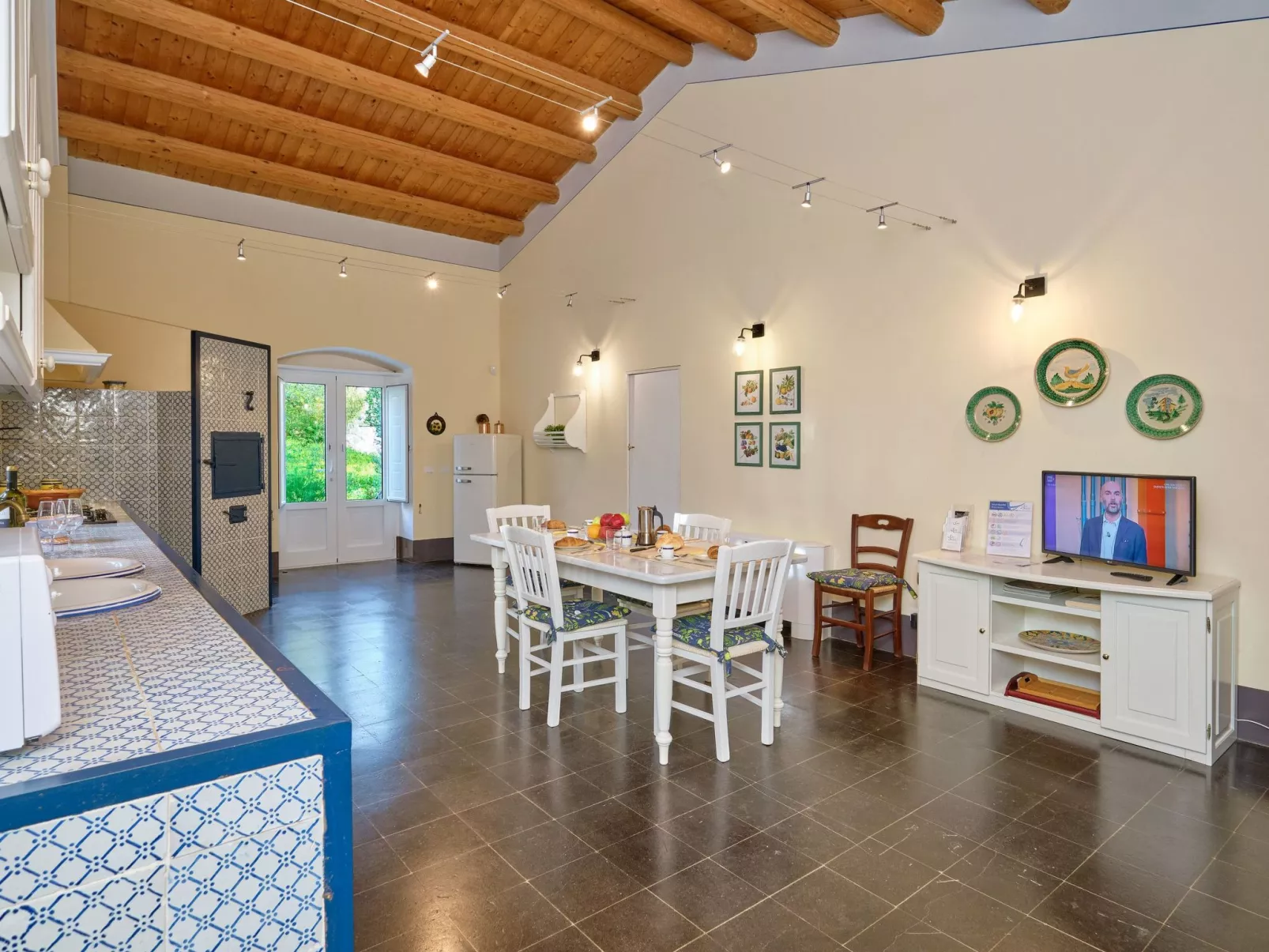 Scifazzo, typisch sizilianische Villa mit Swimmingpool-Inside