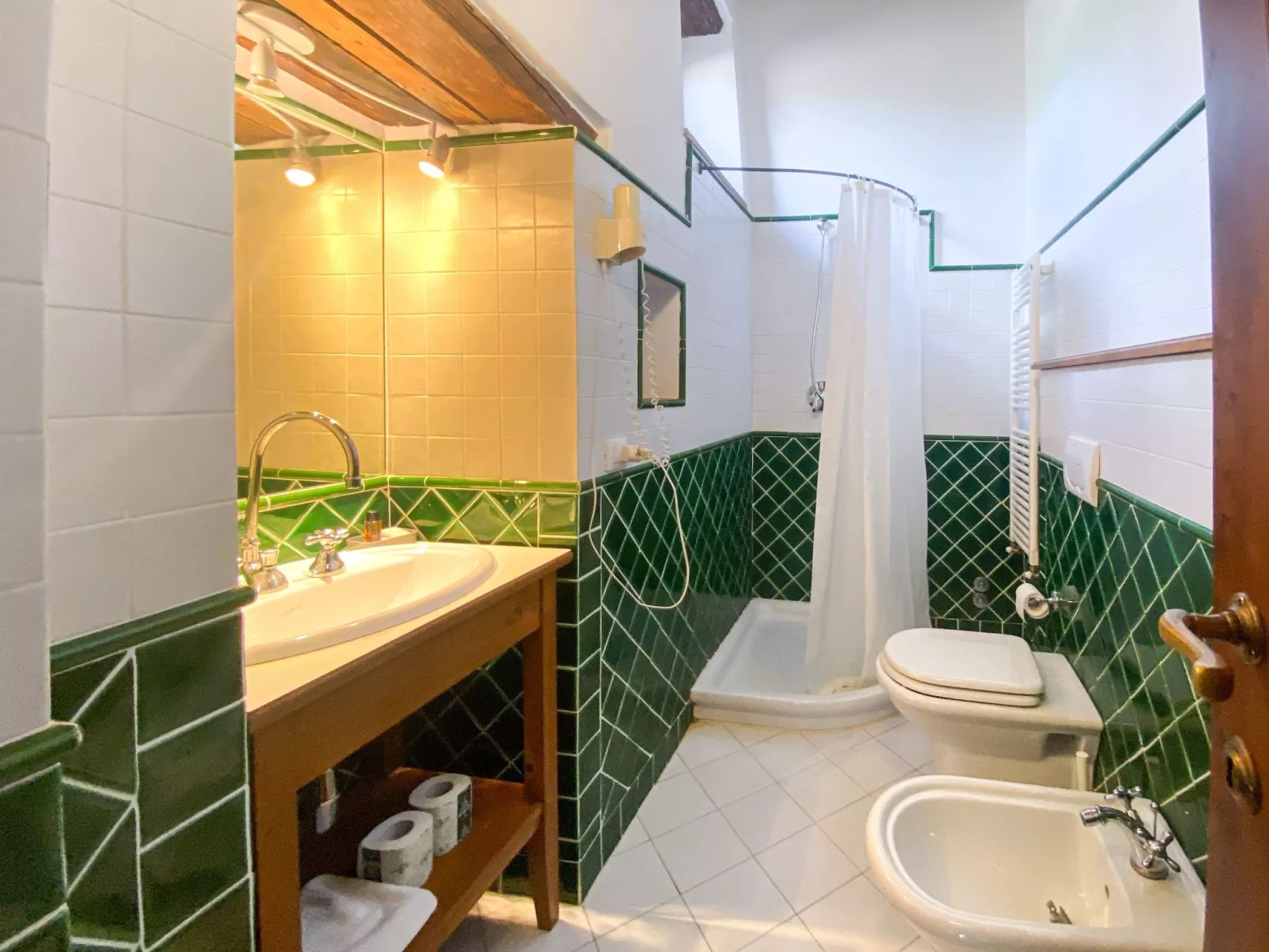 Sage' Anwesen mit Gemeinschaftspool-Drinnen