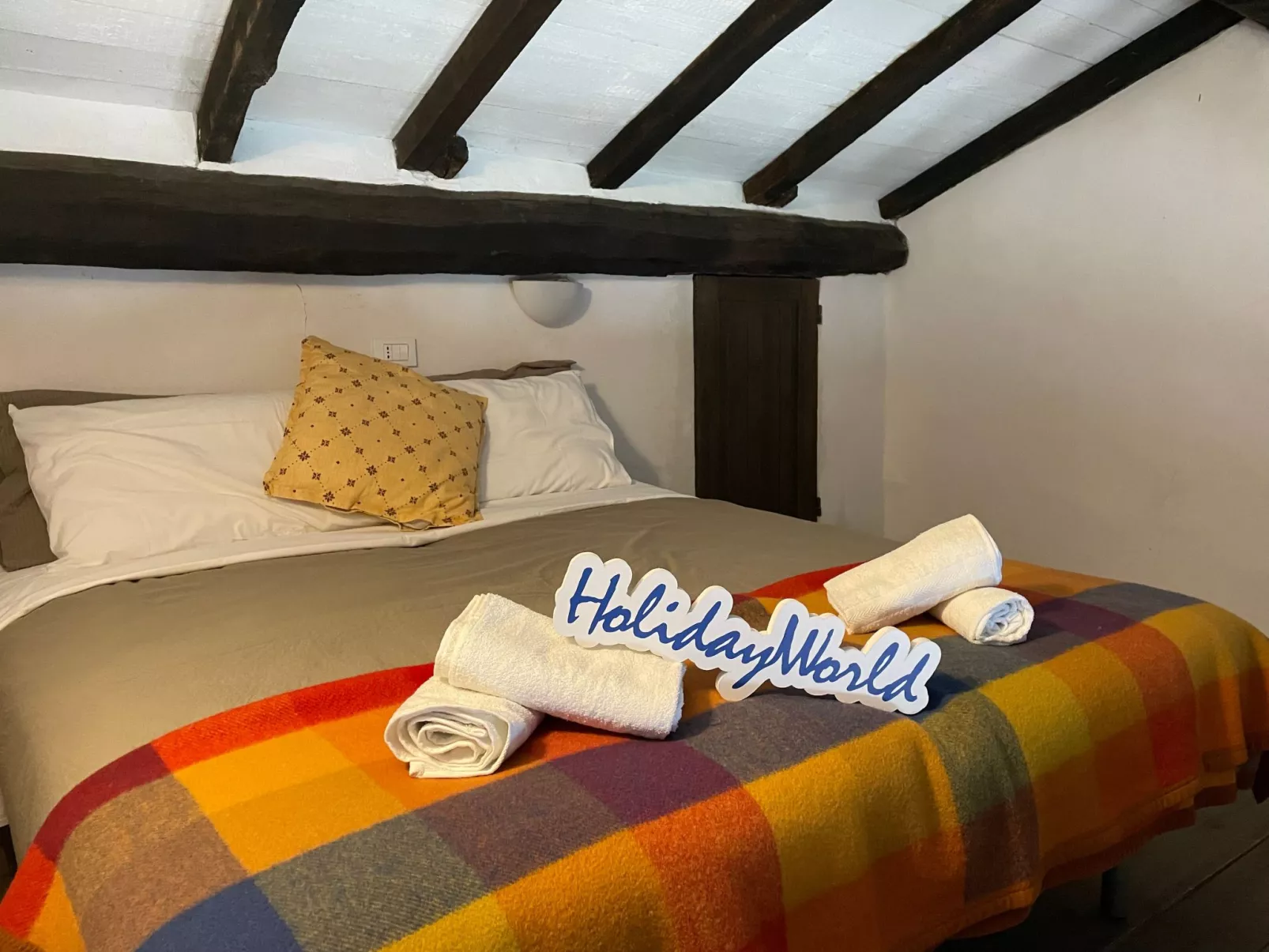 Retreat with a  View by Holiday World-Dedans