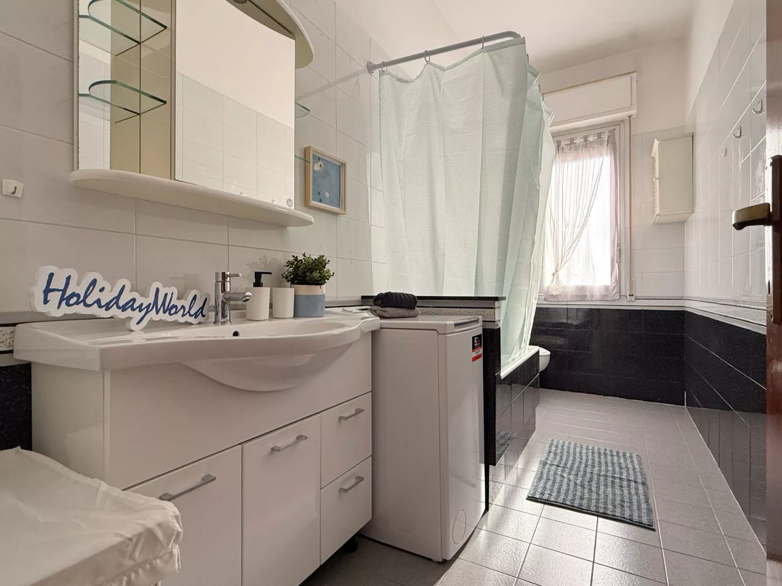 Bacio del Mare by Holiday World-Inside