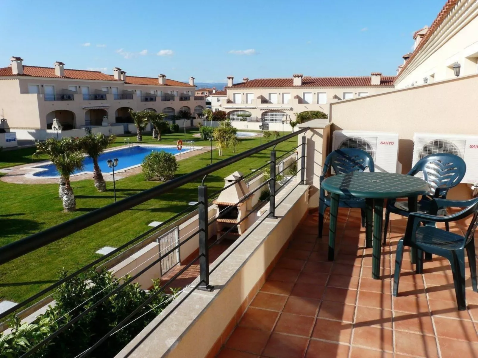 Entspannendes Haus in der Nähe des Meeres. Klimatisiert. Parkplatz-Outside