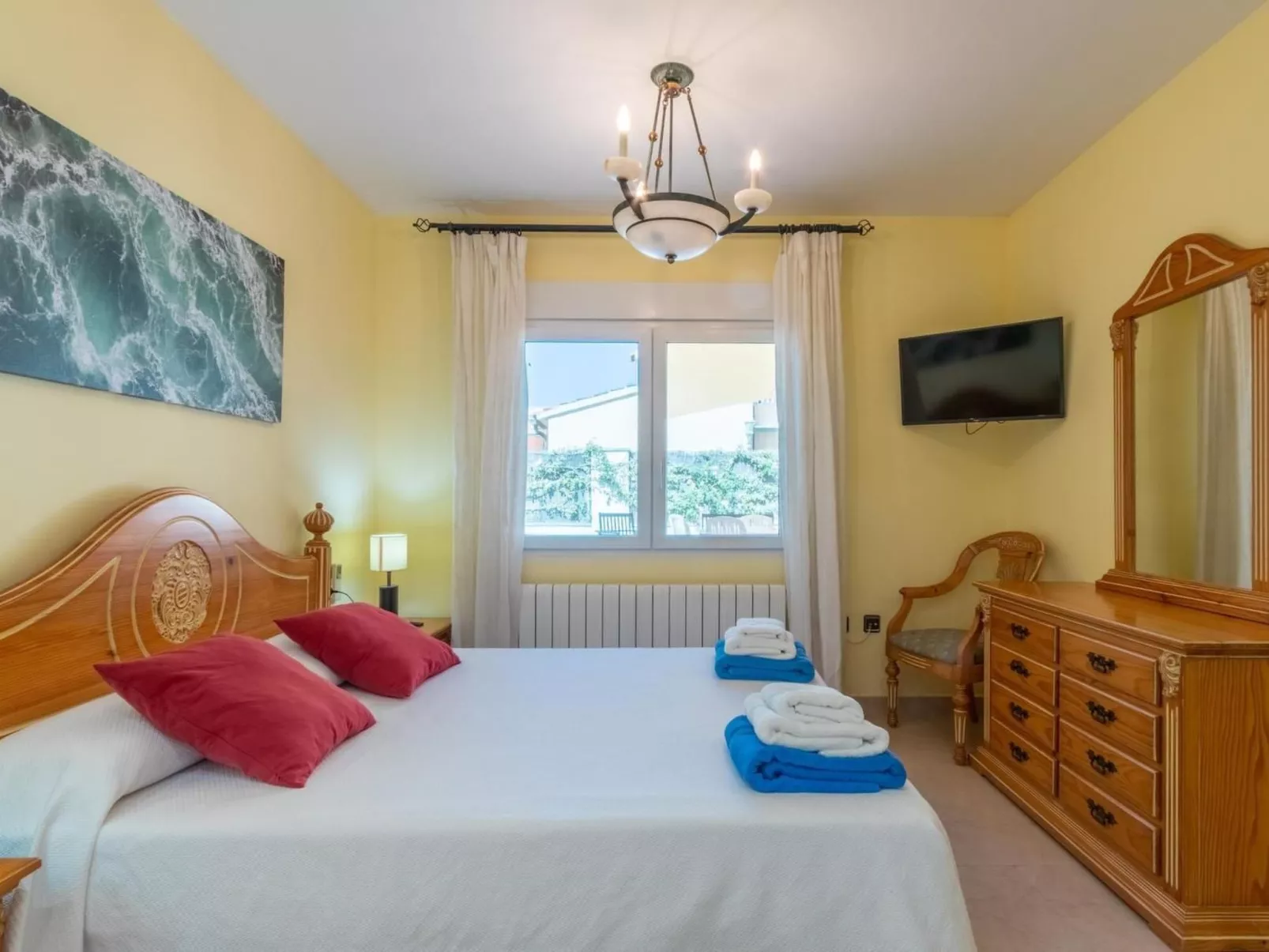 Haus mit privatem Pool, Garten und privatem Parkplatz-Inside