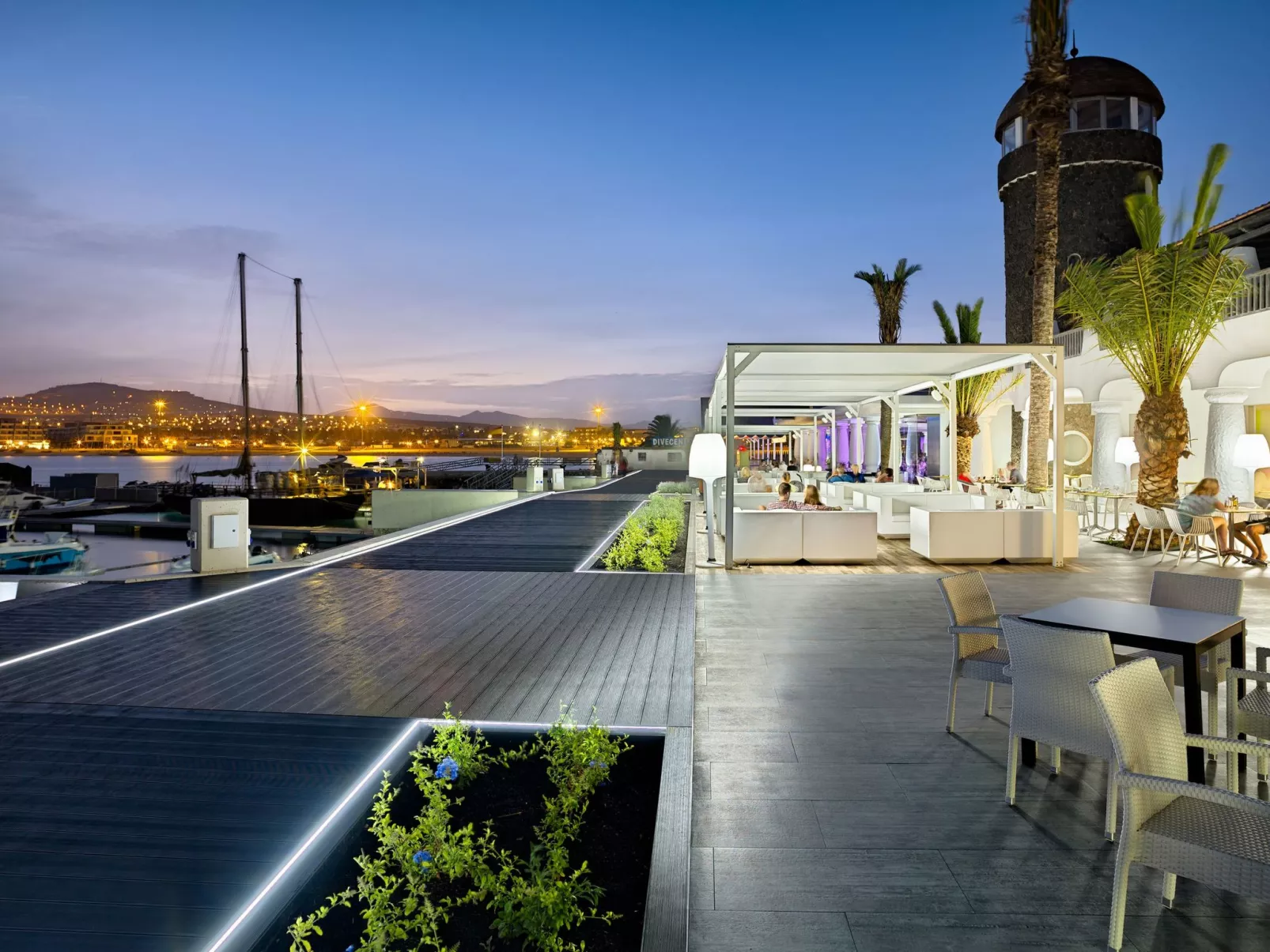 Private Terrasse, Schwimmbad, Parkplatz, Wi-Fi, TvSat-Image-tags.info