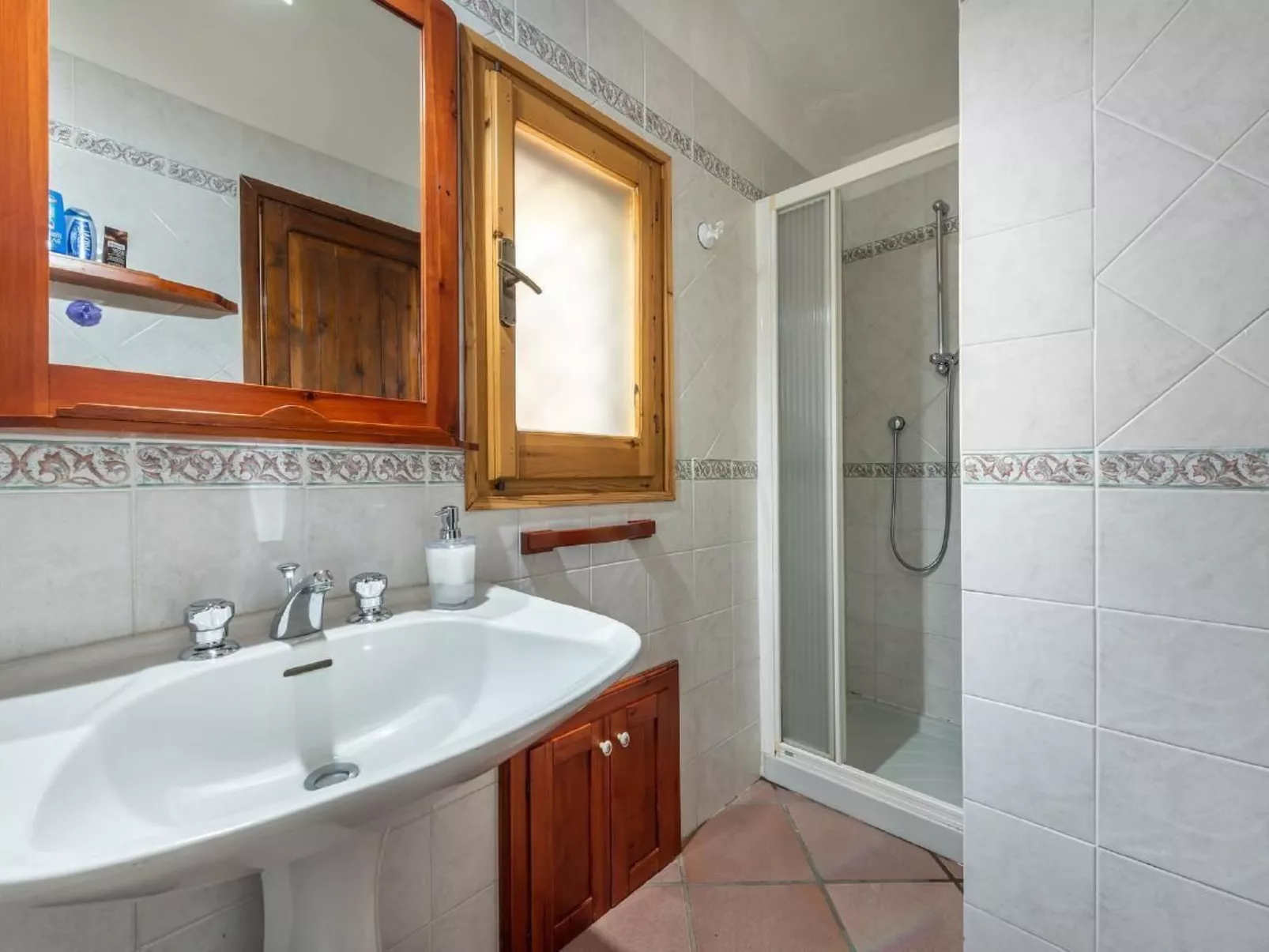 Wohnung in Torre Delle Stelle mit Terrasse und Grill, nah am Strand-Image-tags.info