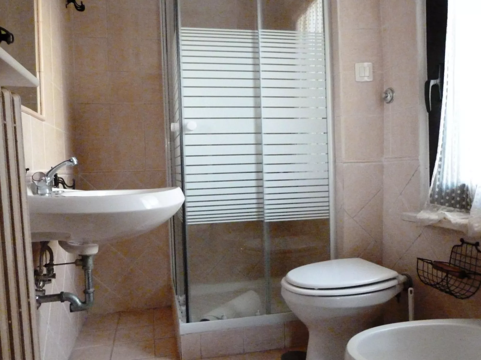 Altes Landhaus mit Schwimmbad und viel Grün-Drinnen