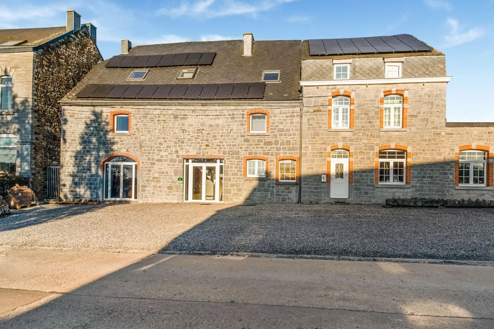 Ecurie du Warlet-Exterior summer