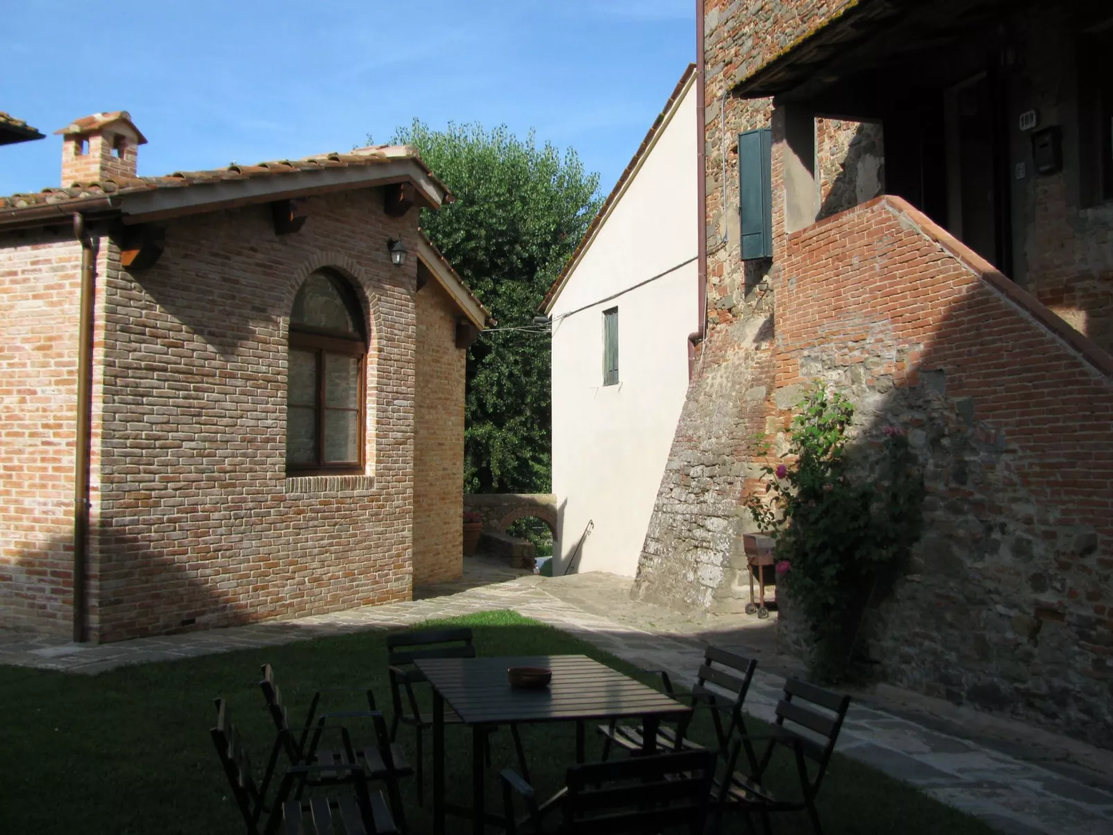 1-Schlafzimmer-Wohnung, die für Rollstuhlfahrer zugänglich ist-Outside